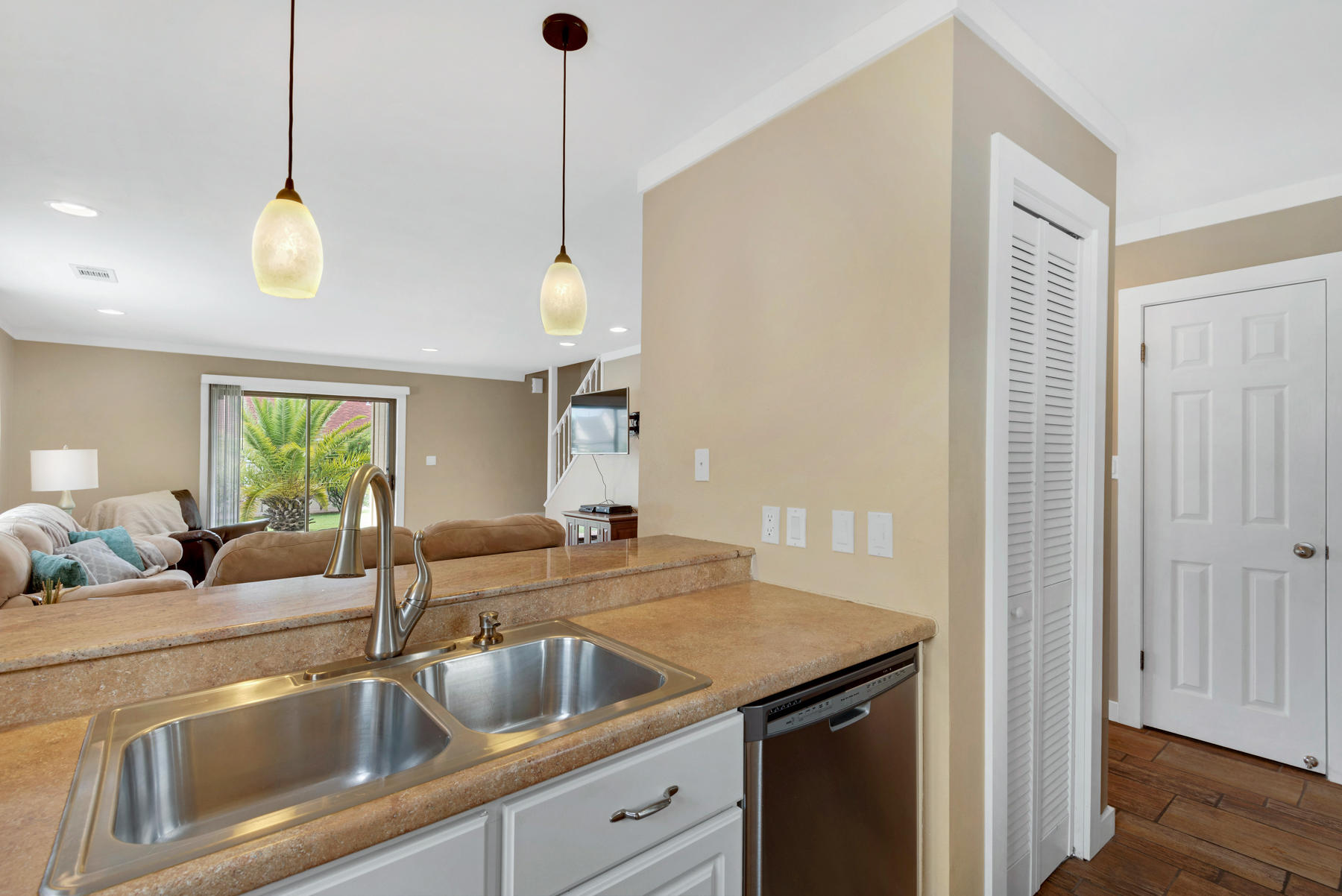 LA MAR WEST T/H PH 2 - Residential