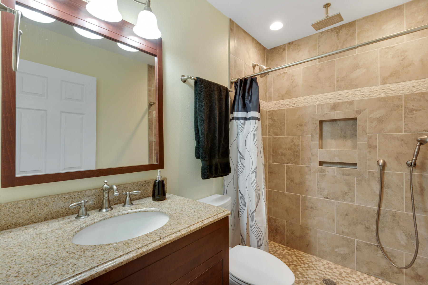 LA MAR WEST T/H PH 2 - Residential