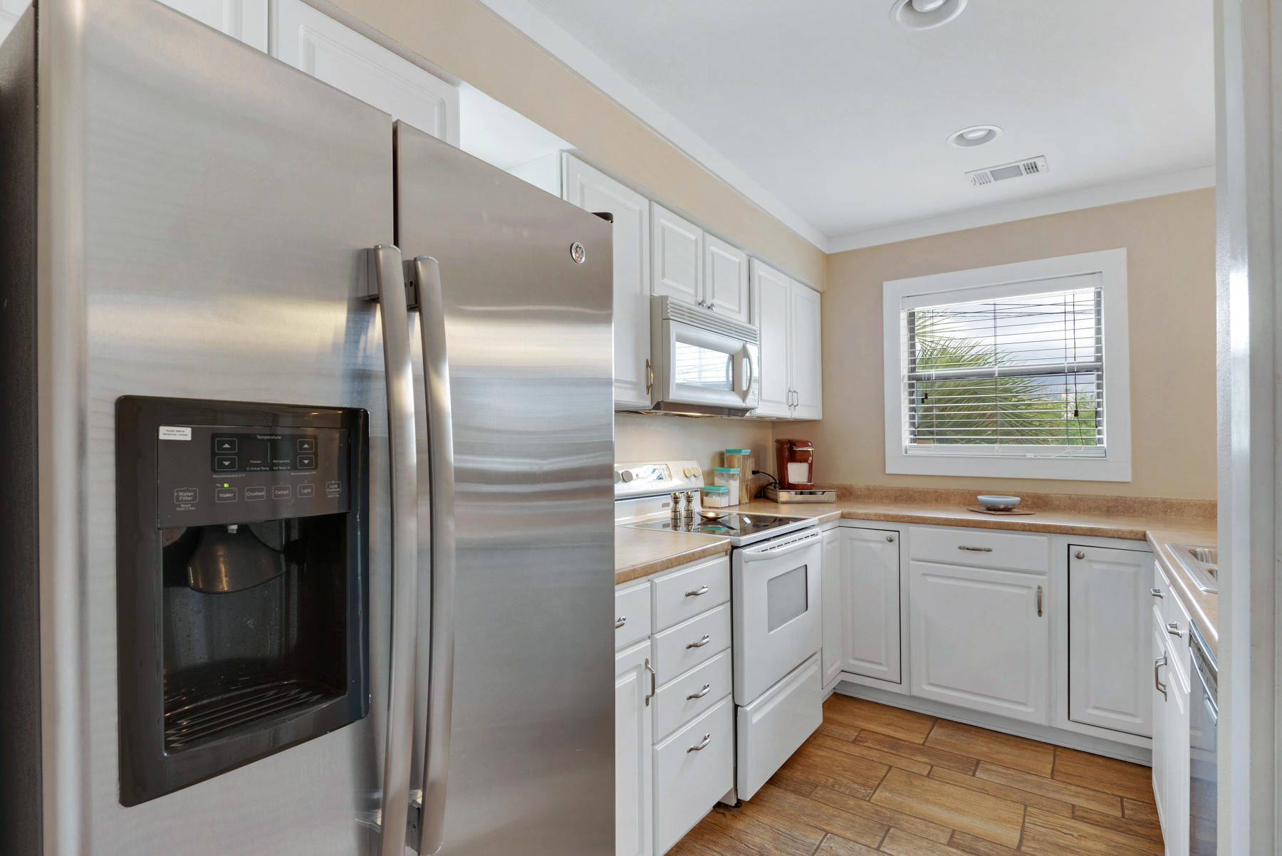 LA MAR WEST T/H PH 2 - Residential