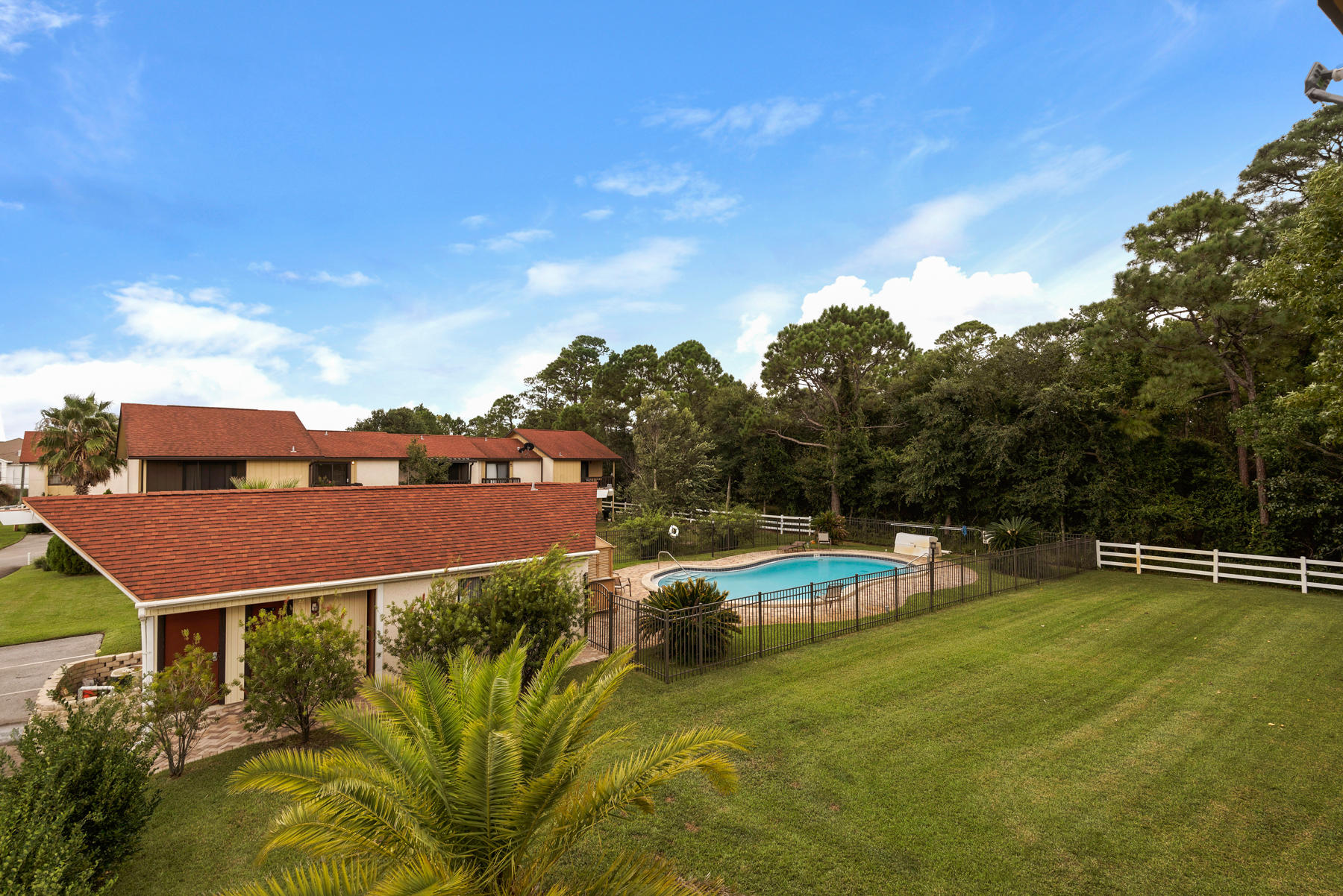 LA MAR WEST T/H PH 2 - Residential