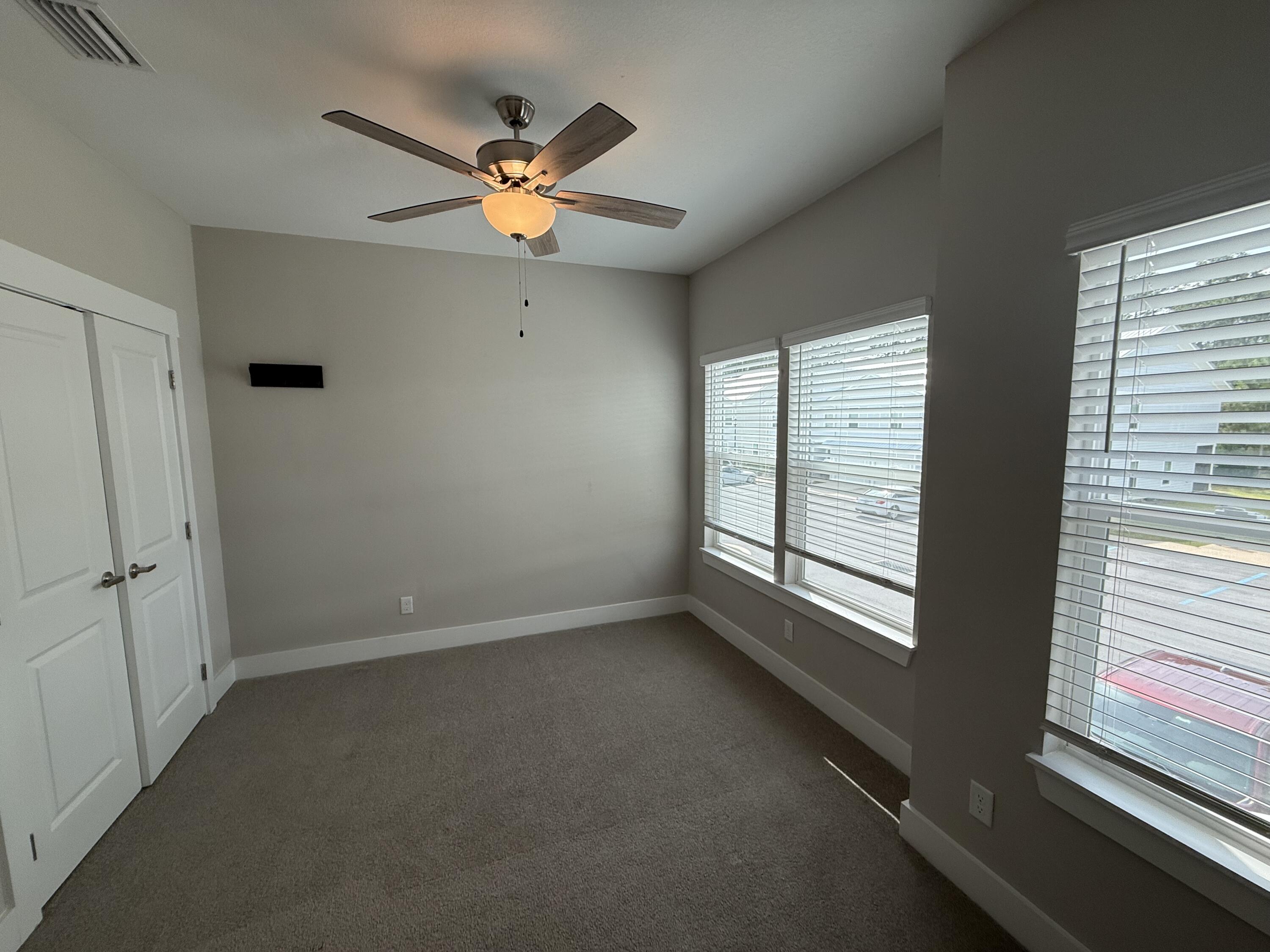 VERANDAS AT FREEPORT - Residential Lease