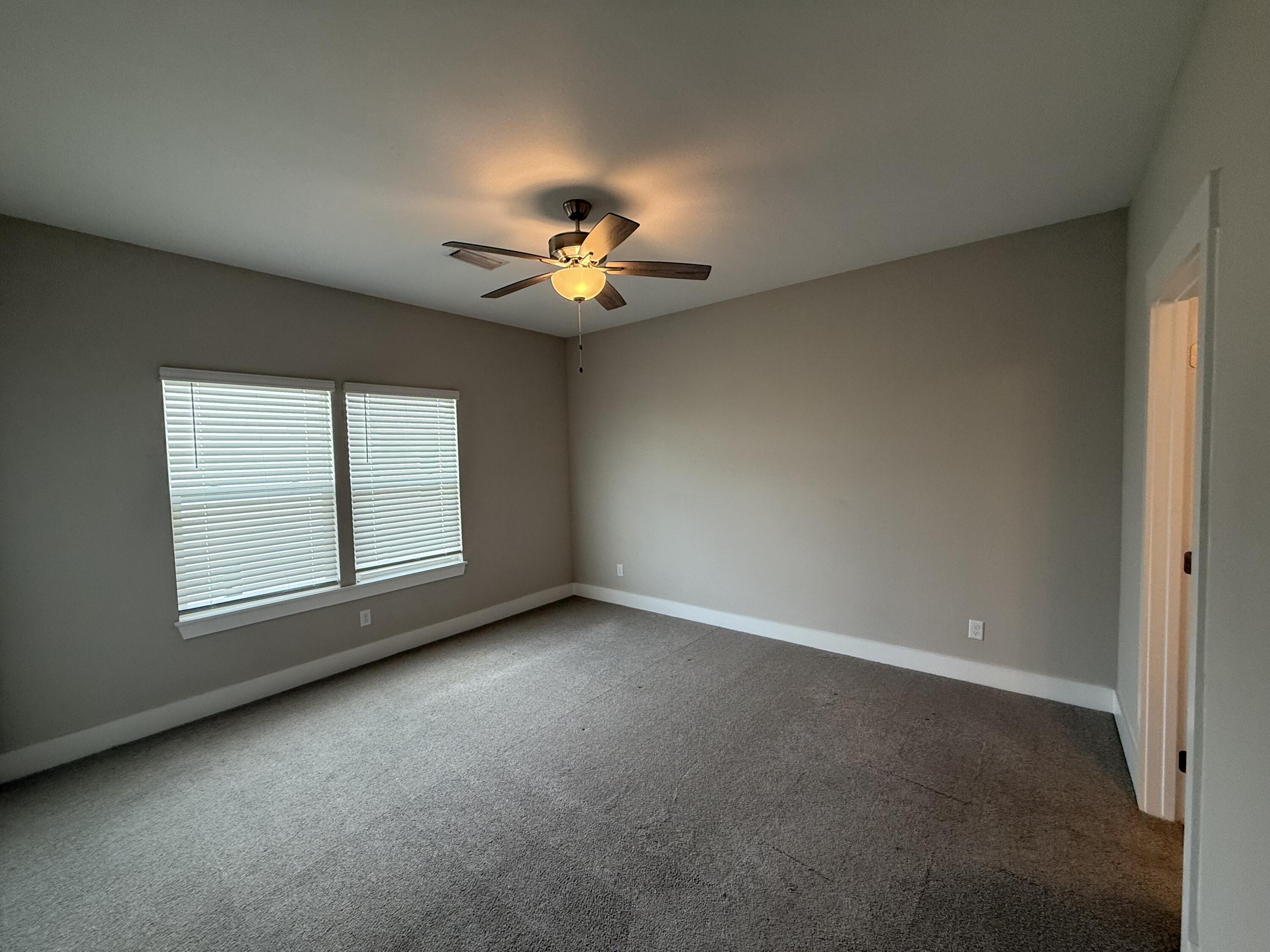 VERANDAS AT FREEPORT - Residential Lease