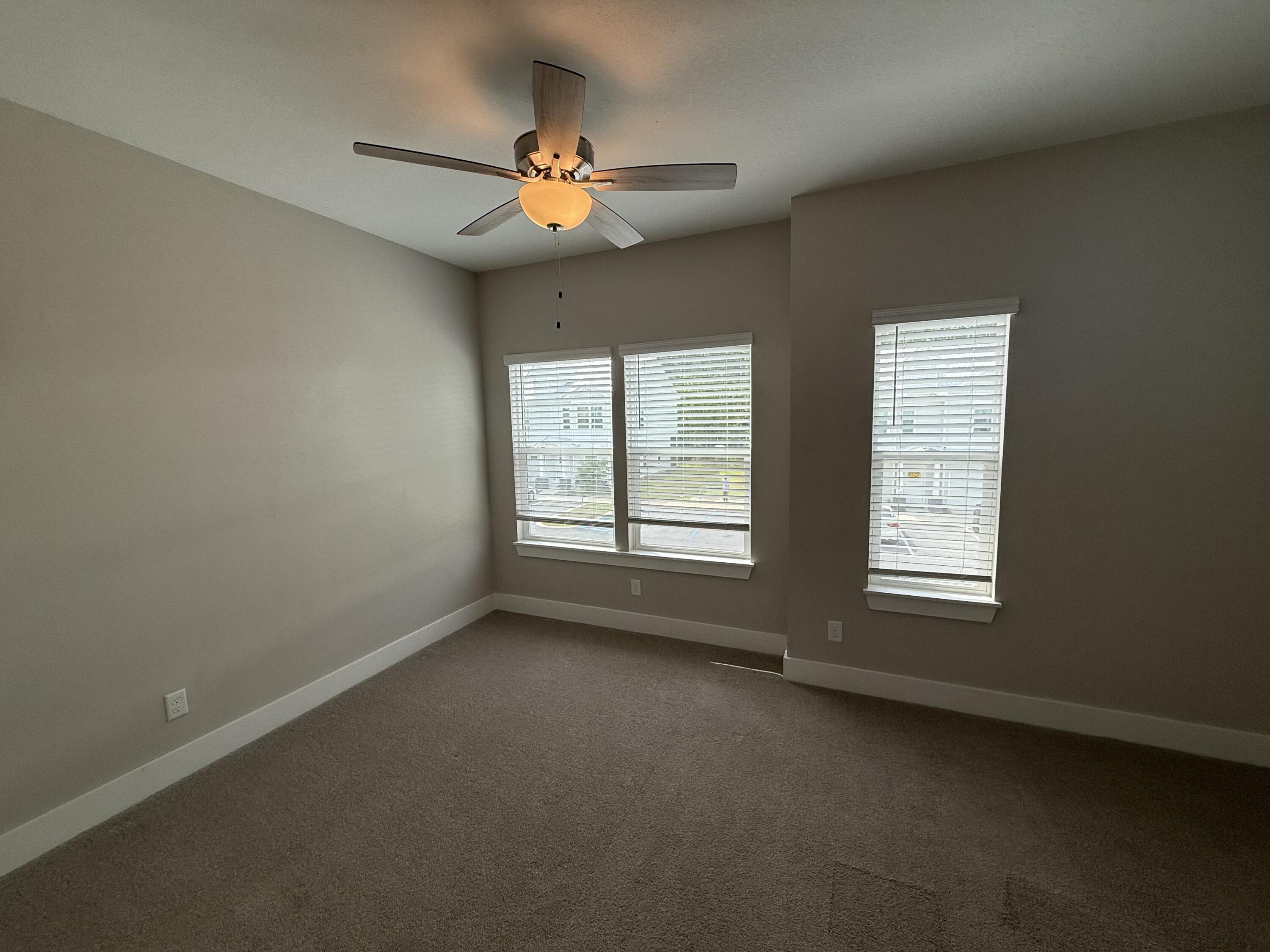 VERANDAS AT FREEPORT - Residential Lease