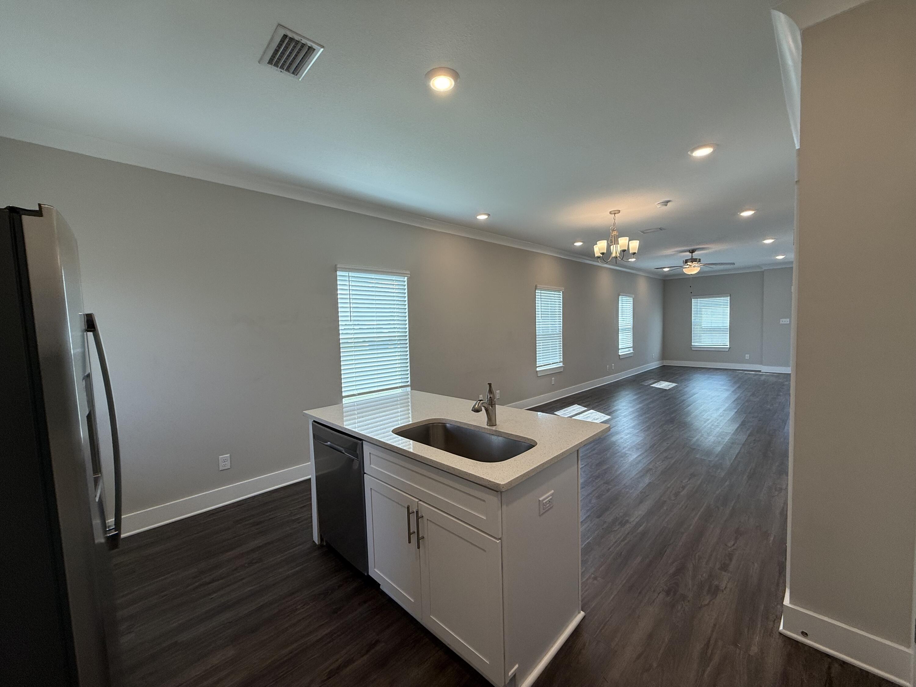 VERANDAS AT FREEPORT - Residential Lease
