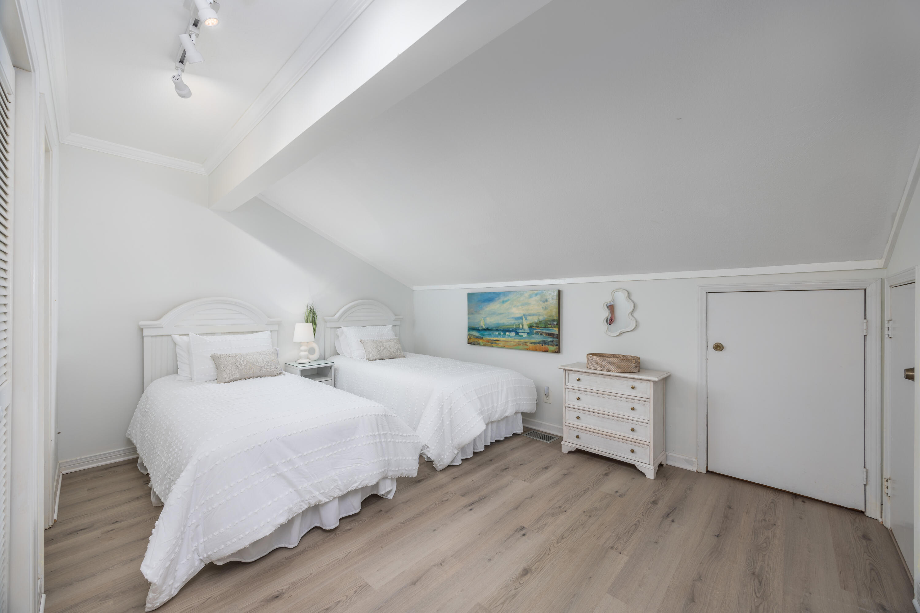 SEASCAPE CONDO PH 7 - Residential