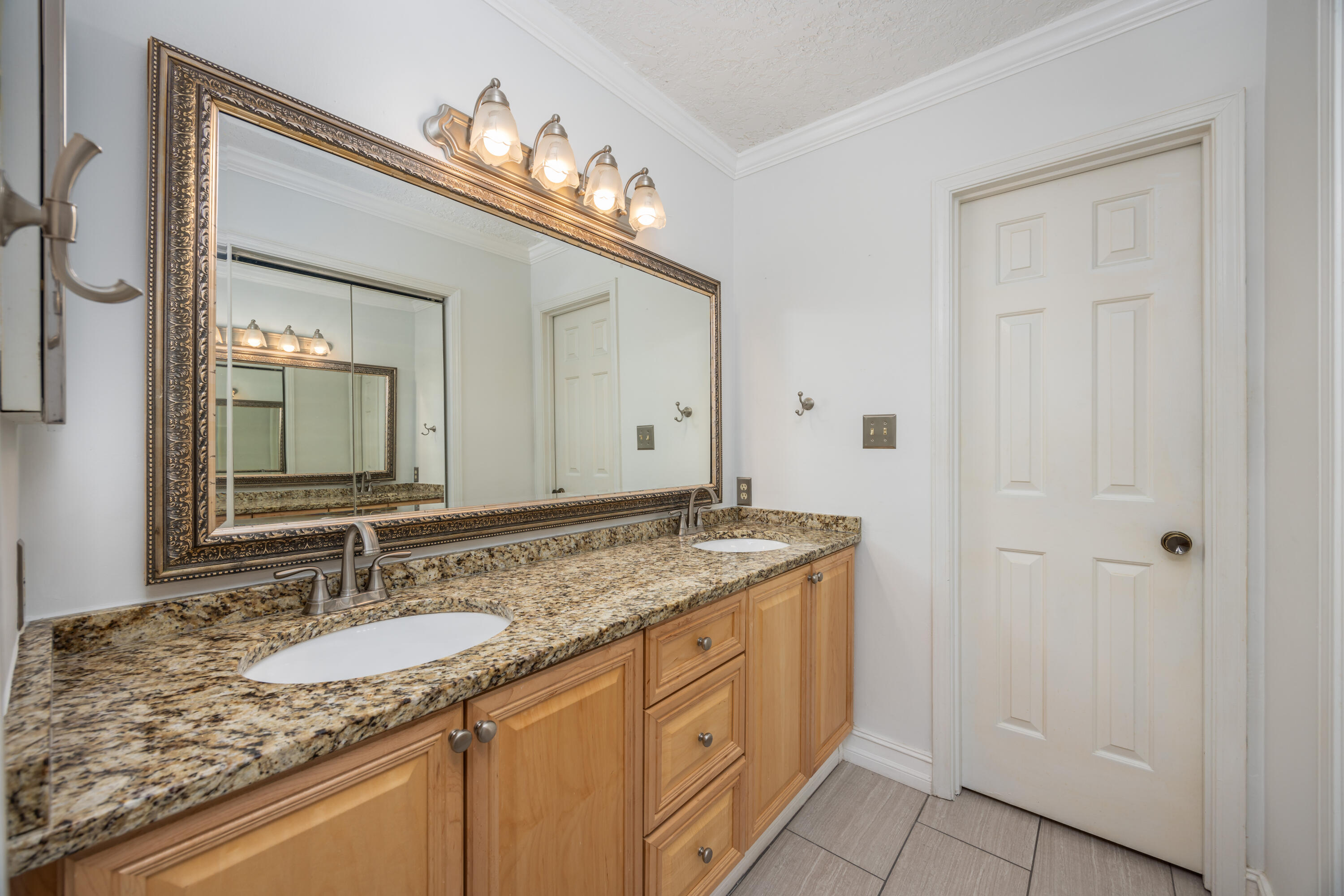 SEASCAPE CONDO PH 7 - Residential