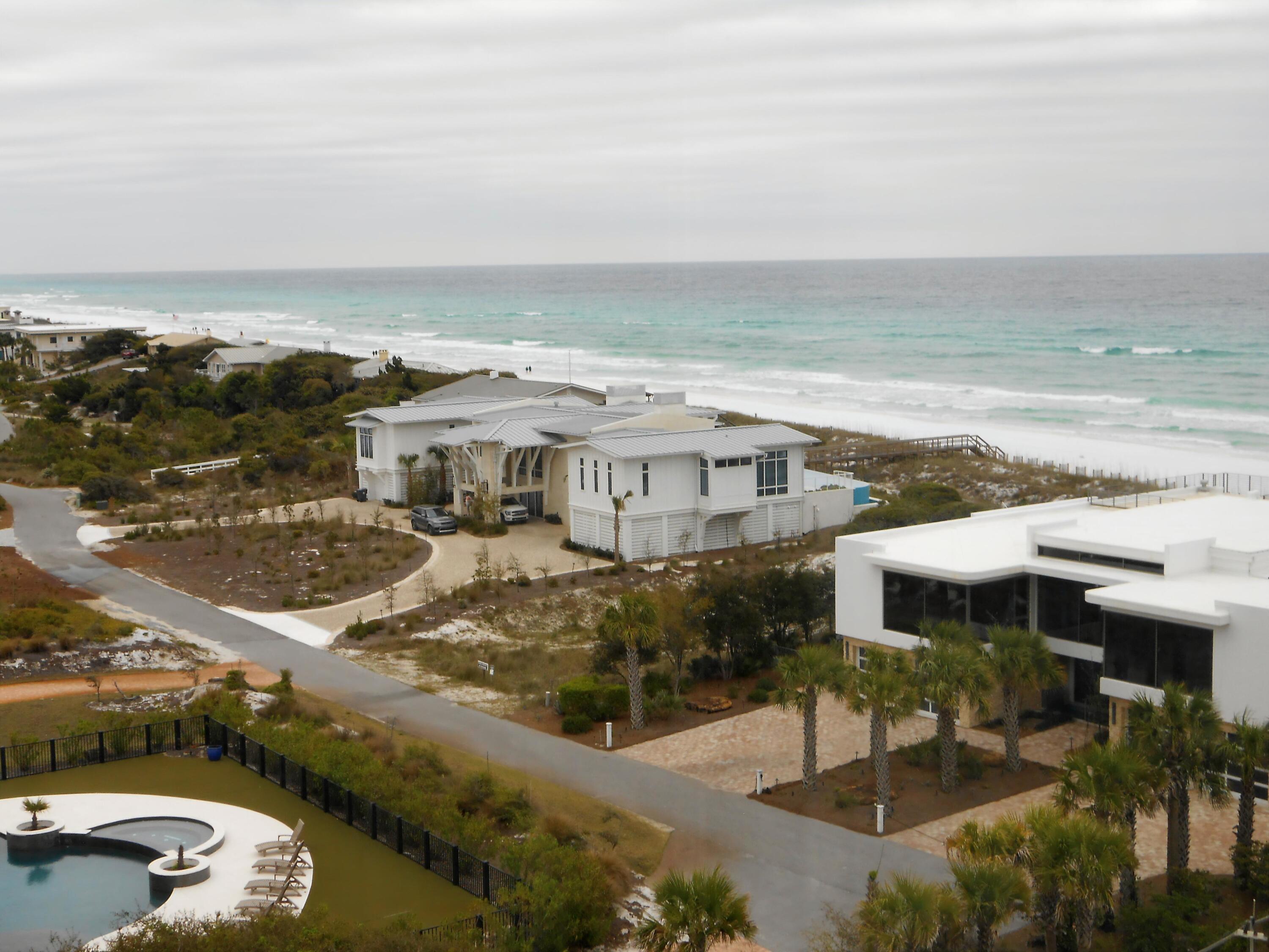 TOPS'L BEACH MANOR - Residential