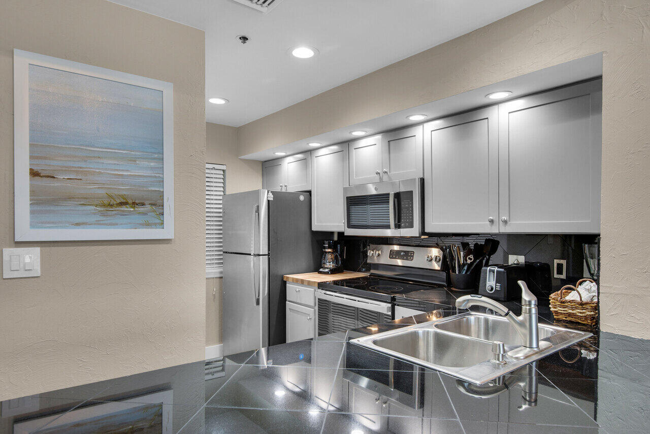 TOPS'L BEACH MANOR - Residential