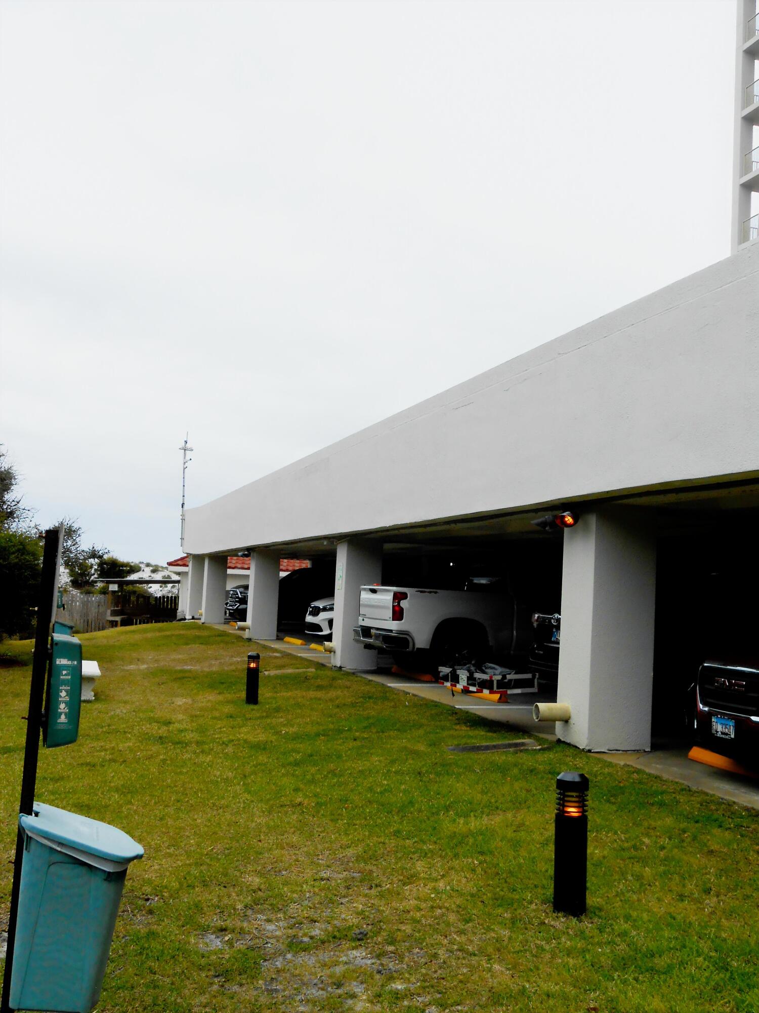 TOPS'L BEACH MANOR - Residential