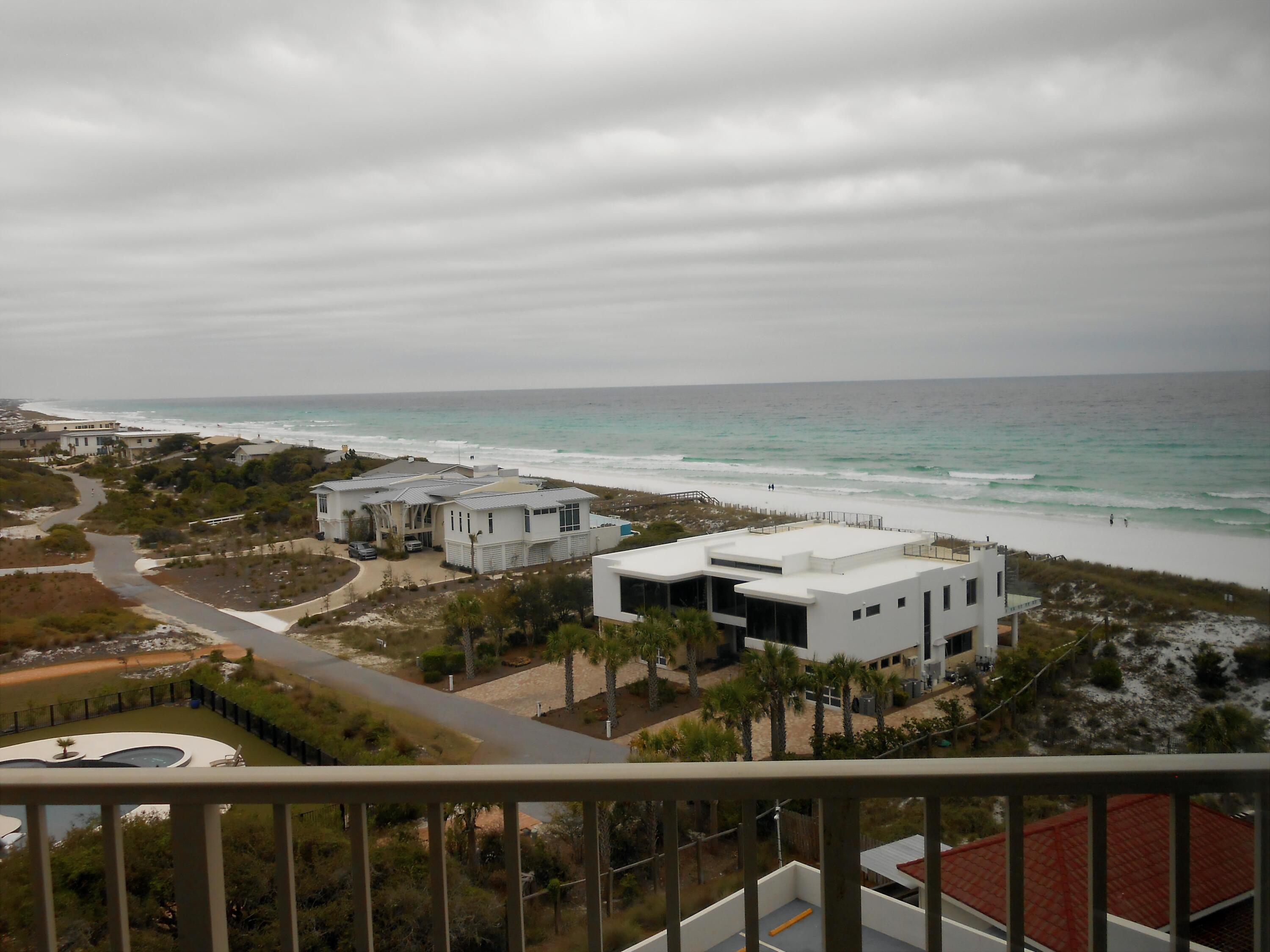 TOPS'L BEACH MANOR - Residential