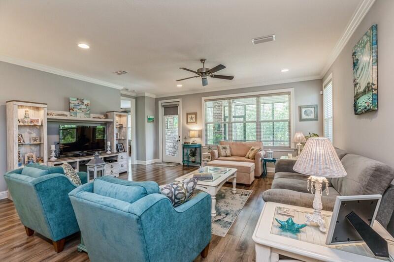 HAMMOCK BAY - Residential