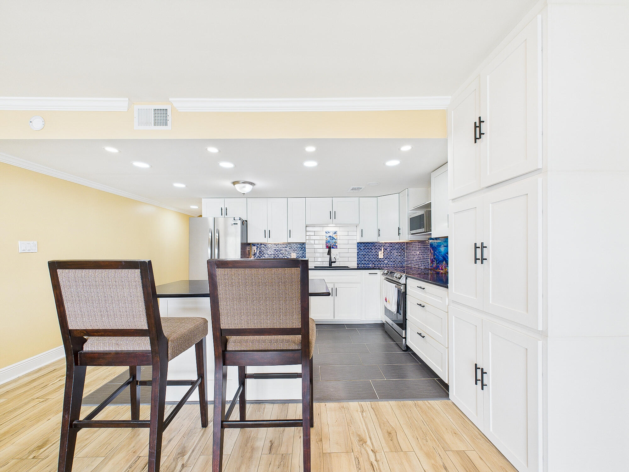 VALENCIA CONDO - Residential