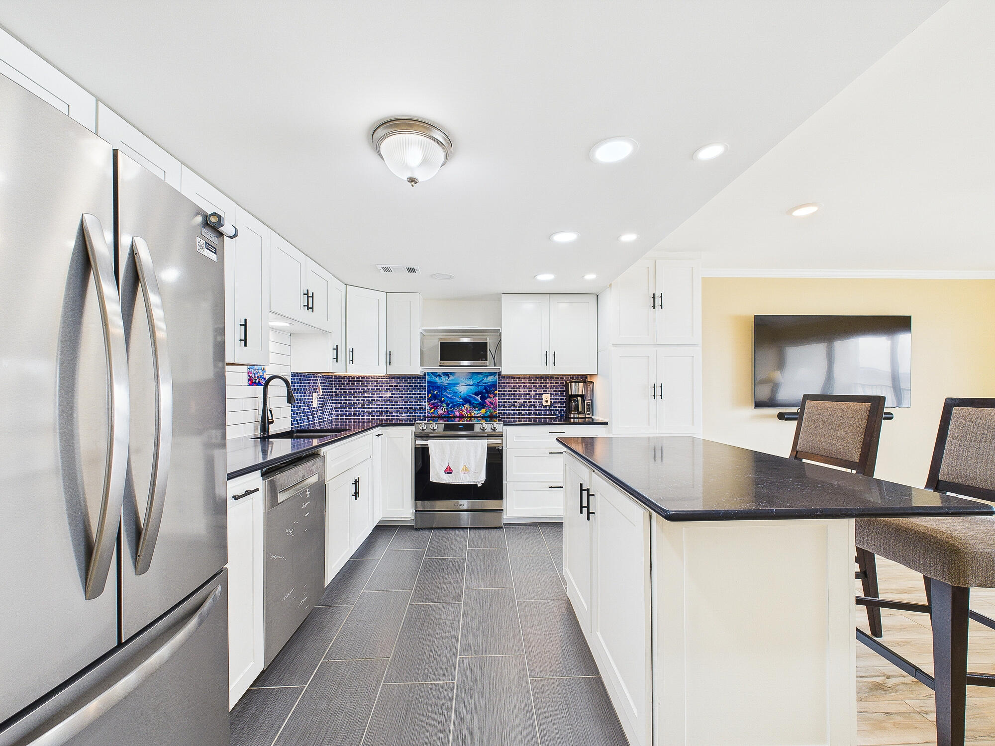 VALENCIA CONDO - Residential