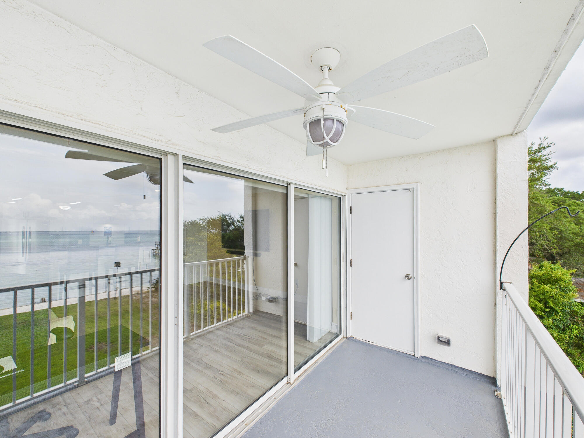 VALENCIA CONDO - Residential