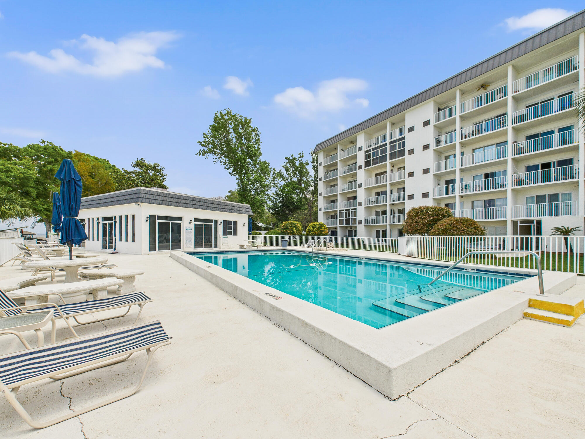 VALENCIA CONDO - Residential