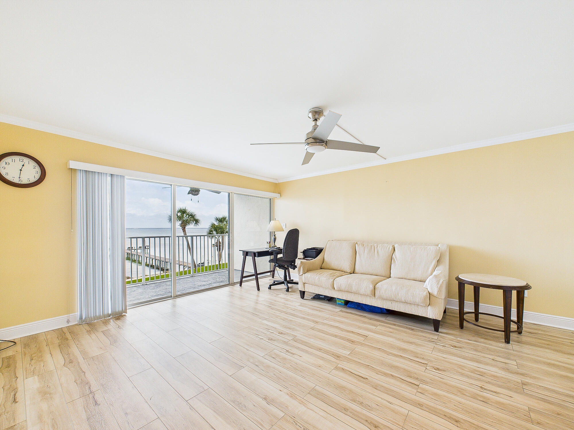 VALENCIA CONDO - Residential