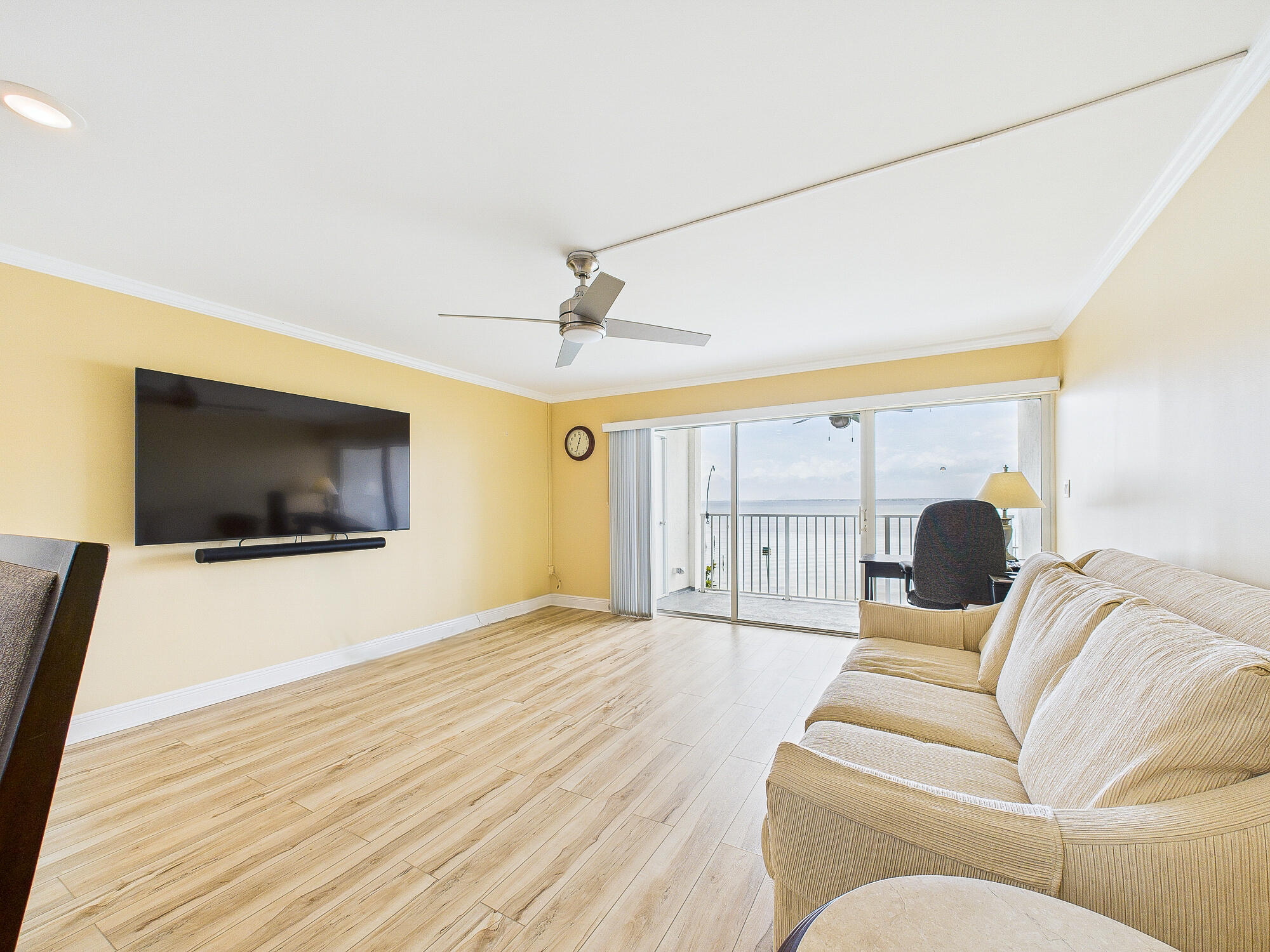 VALENCIA CONDO - Residential