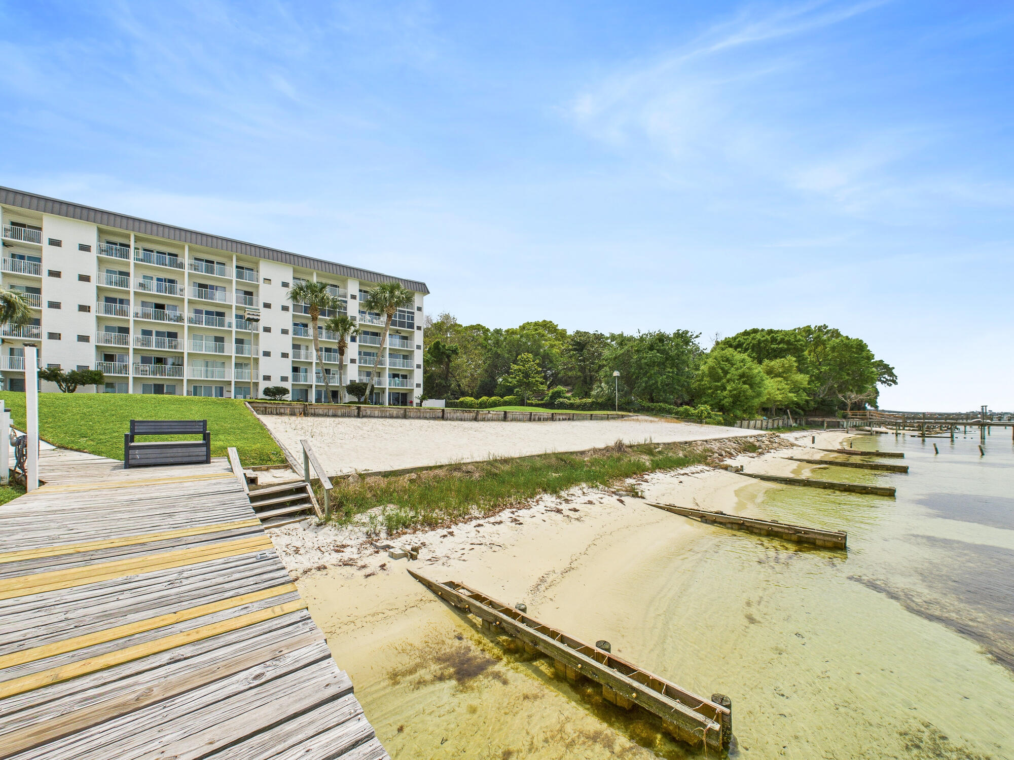 VALENCIA CONDO - Residential