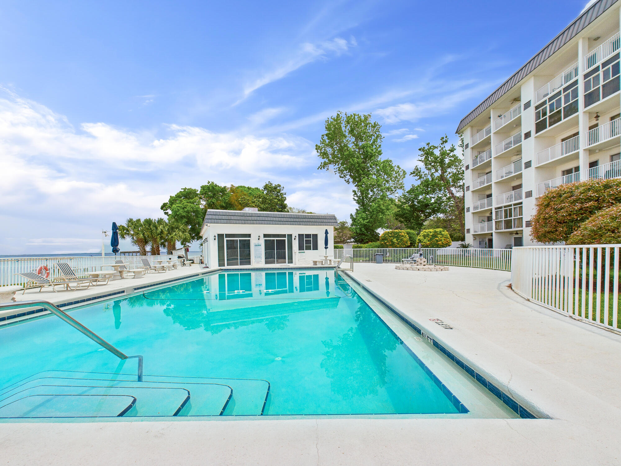 VALENCIA CONDO - Residential