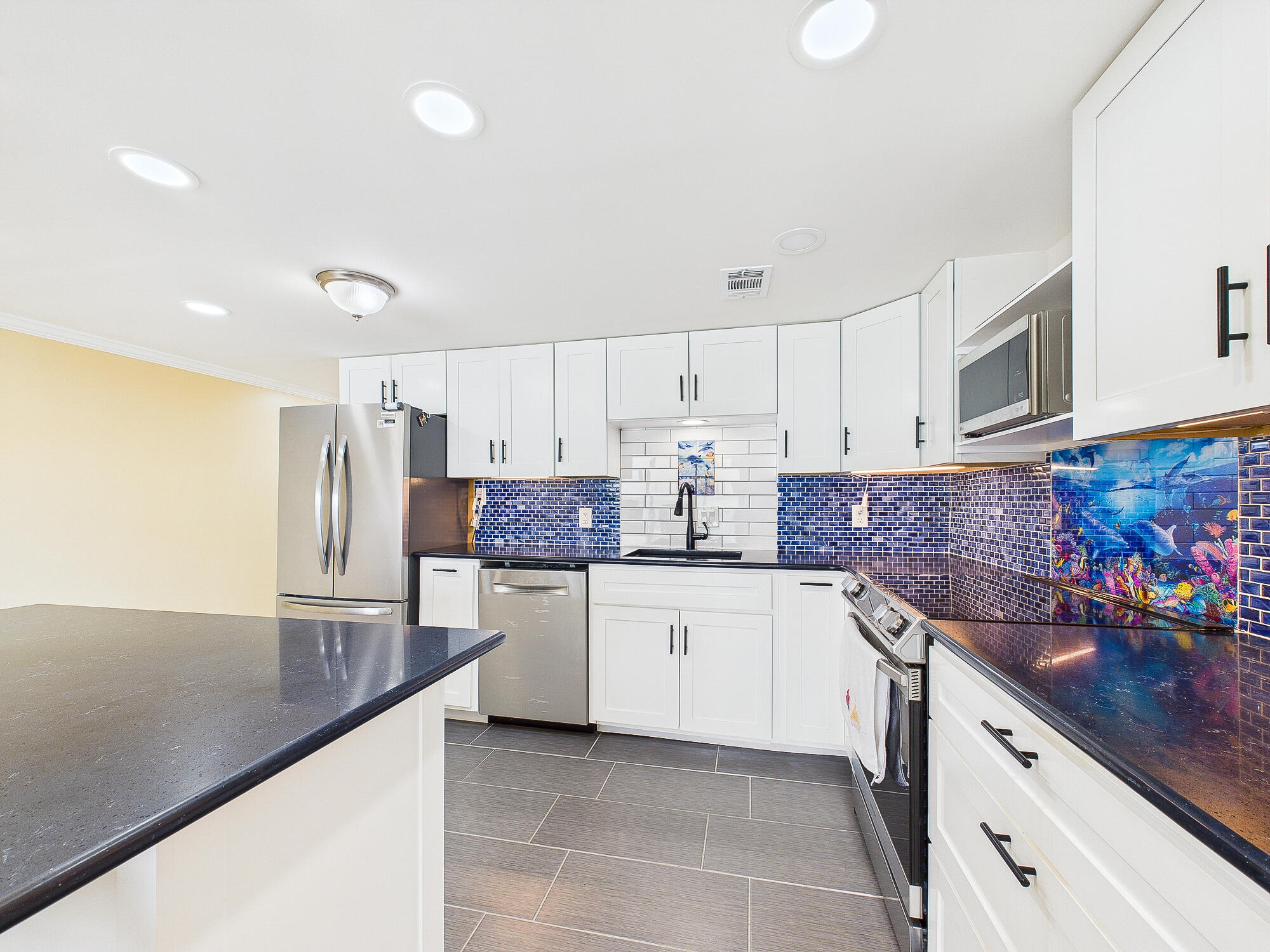 VALENCIA CONDO - Residential