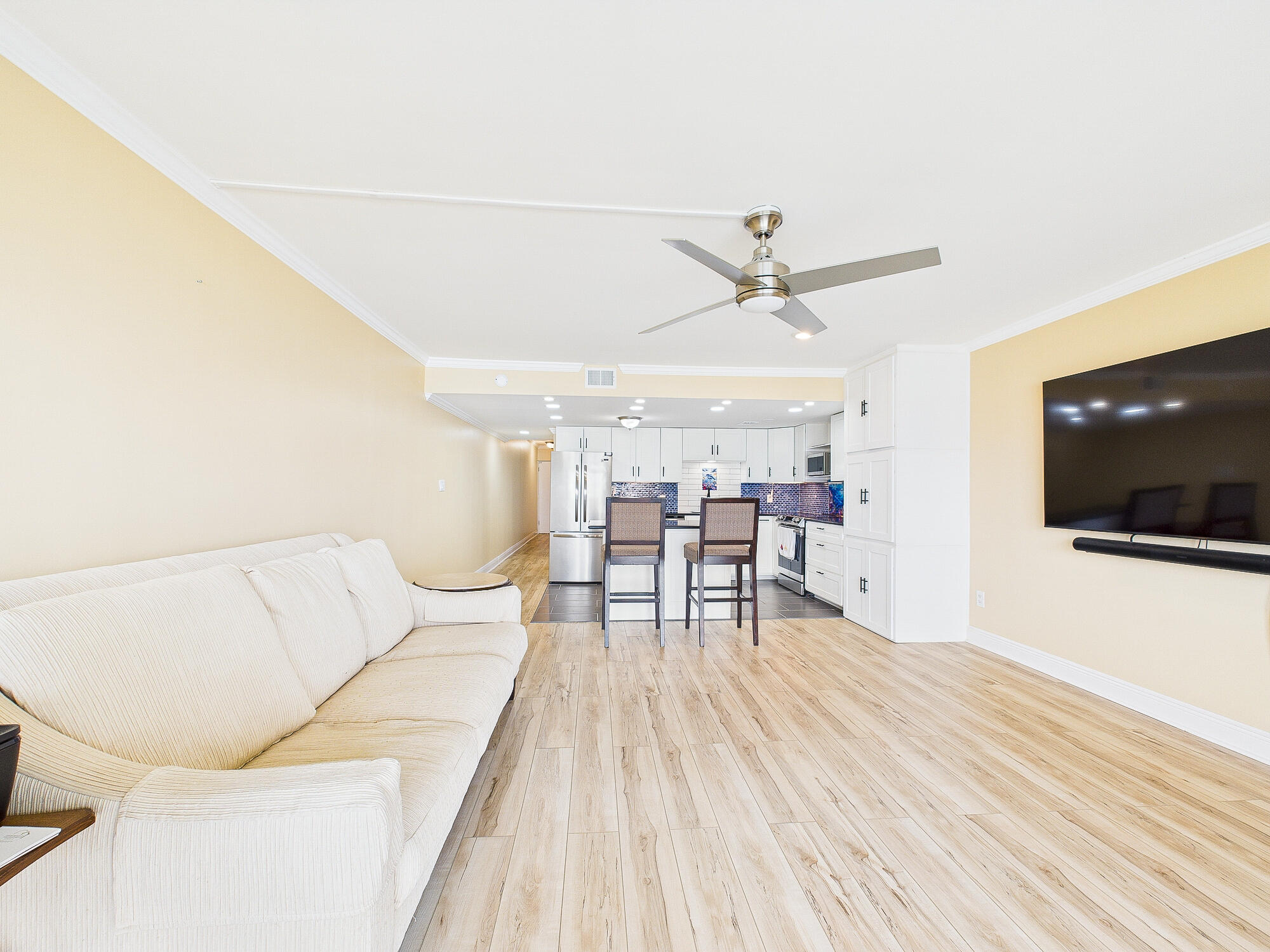 VALENCIA CONDO - Residential