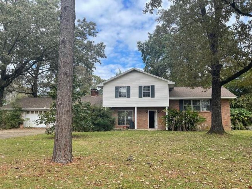 Wholesale deal cash only buyers ... Home has potential of high profit and 800 more square feet .. 4/2.5 with 2 Car Garage all Brick home.. 2000 Plus feet currently with additional space easily converted to 2800 Feet!  Act Fast !  Arv 385,000 to 435,000 with 2800 feet easy!! 70-80k Rehab....63 of acre....