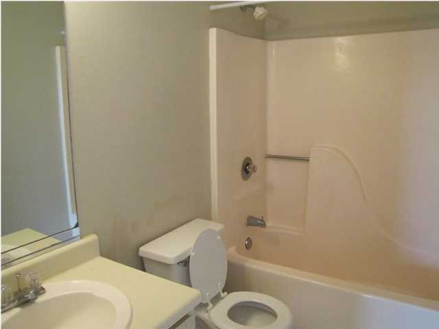 DESTIN RACQUET CLUB T/H - Residential Lease