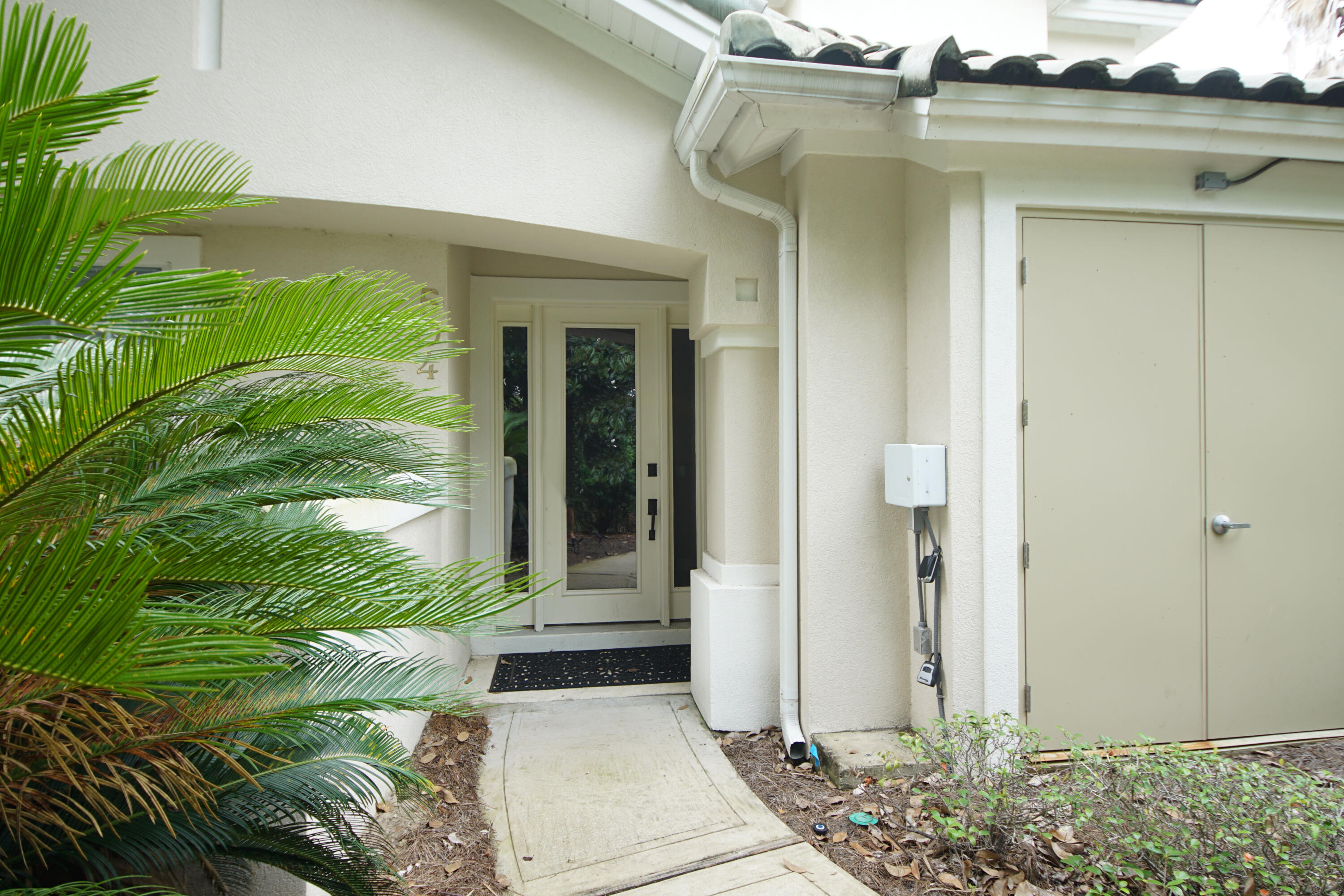 REGATTA BAY GOLF VILLAS - Residential Lease