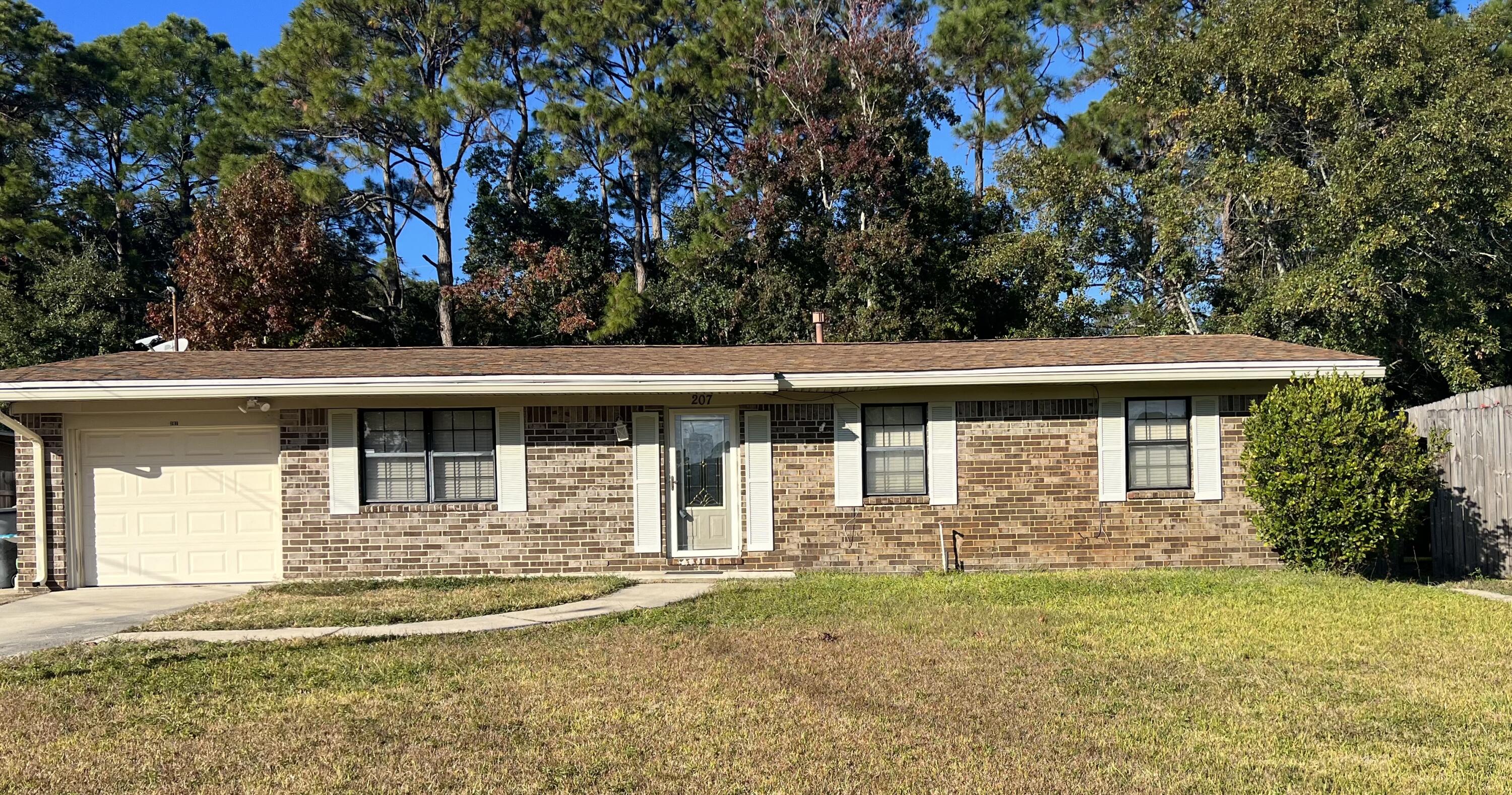Location! Location! Location! This home is in the heart of Fort Walton Beach. Close to schools, shopping, recreation center and parks. Easy commute to both bases, this home would be great for an investor, family, or first-time homebuyer. Seller willing to negotiate concessions with a suitable offer.