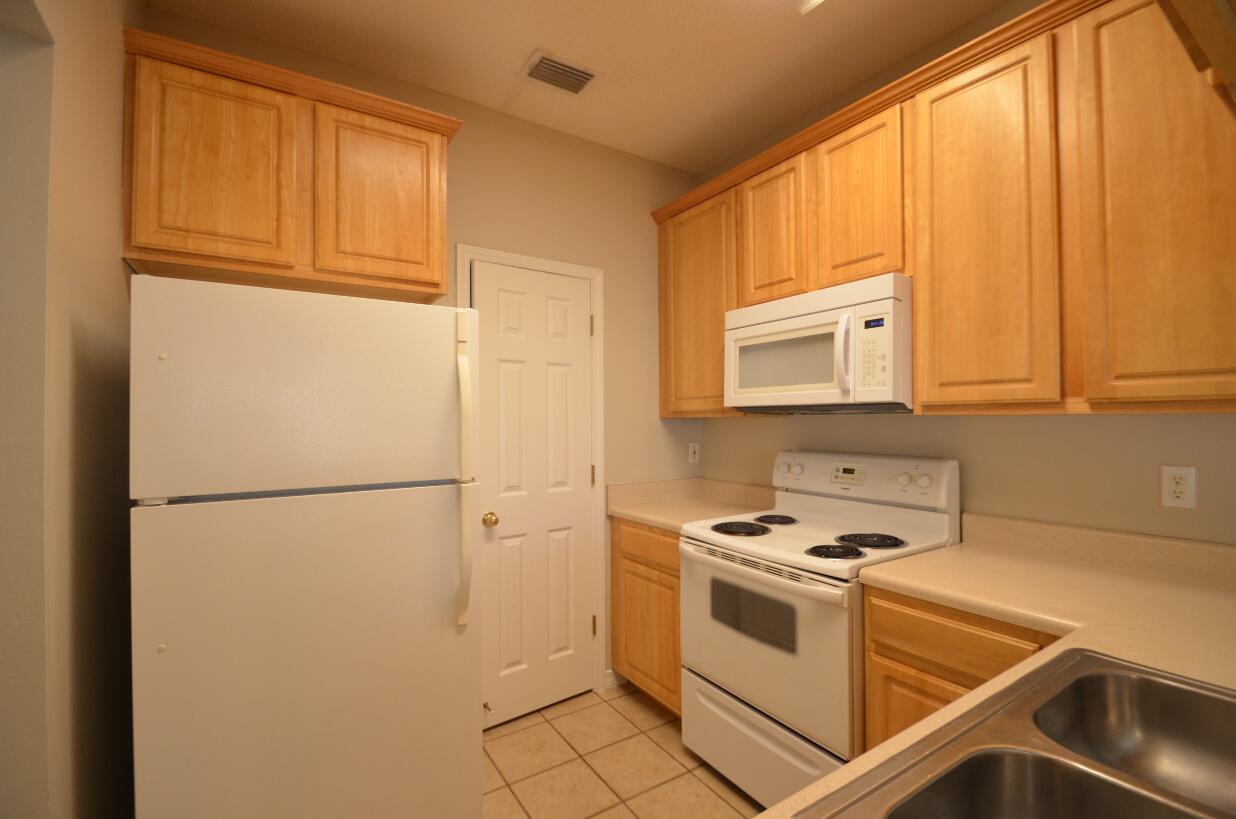 PORT DIXIE - Residential Lease