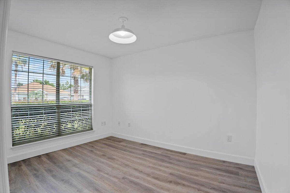 PARADISE RETREAT - Residential