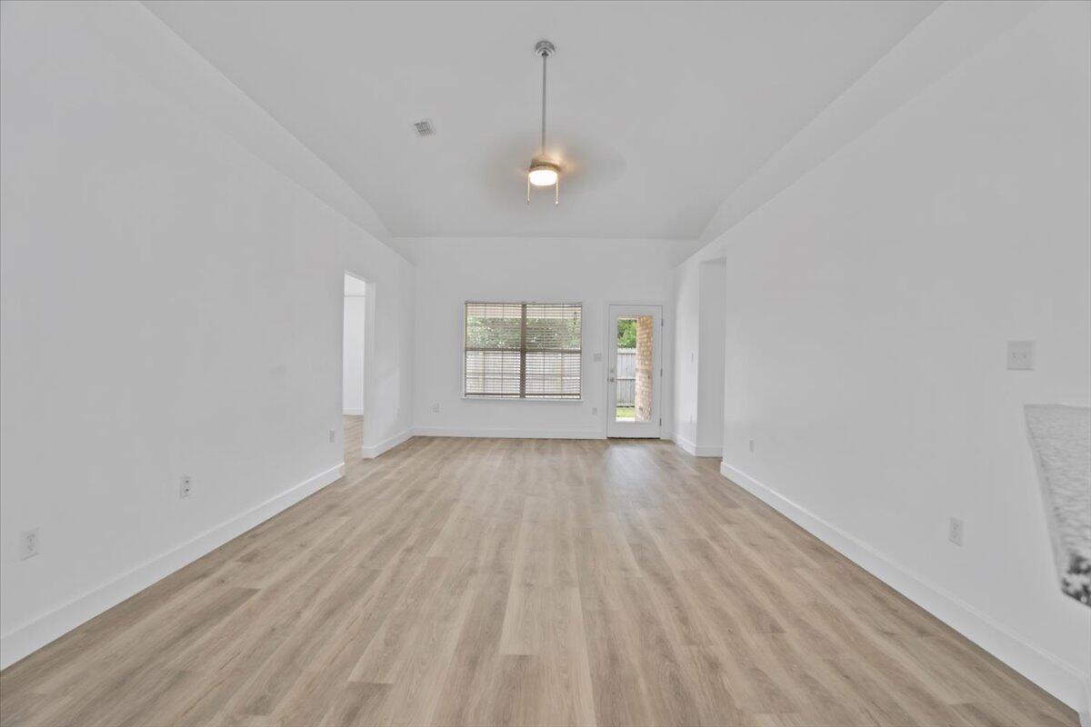 PARADISE RETREAT - Residential