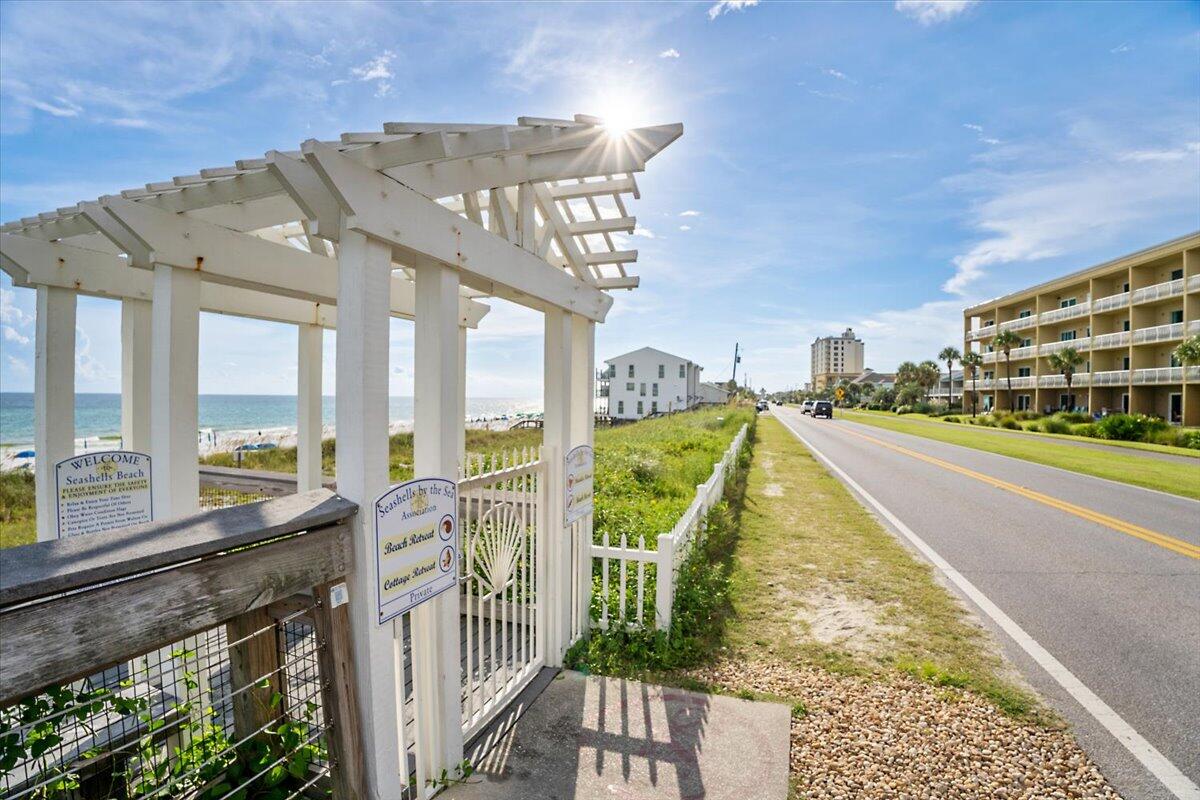 PARADISE RETREAT - Residential