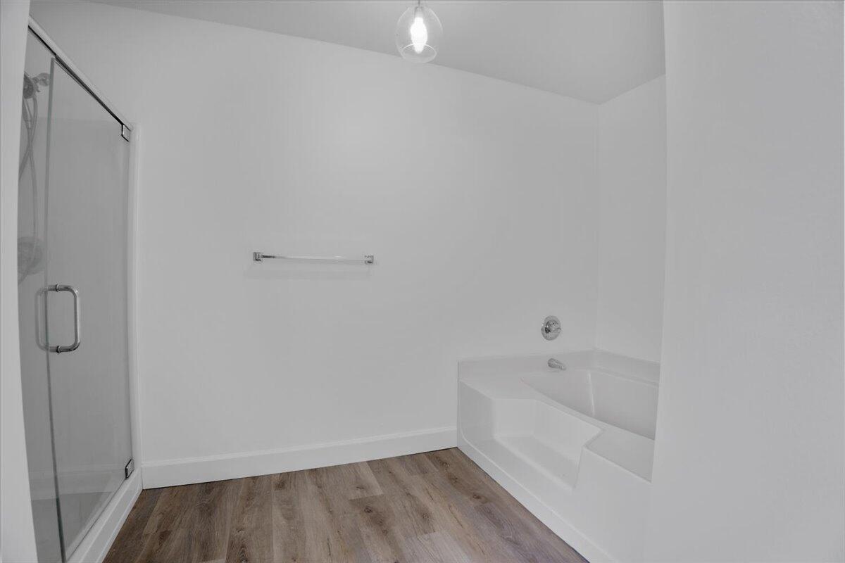 PARADISE RETREAT - Residential