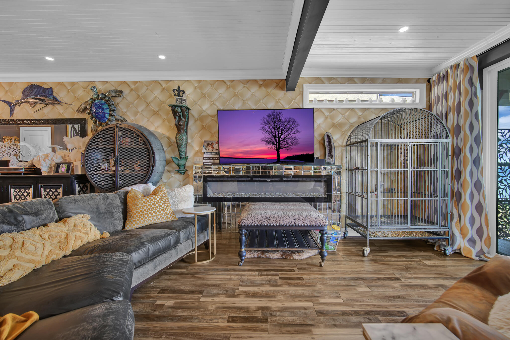 LIGHTHOUSE POINTE - Residential