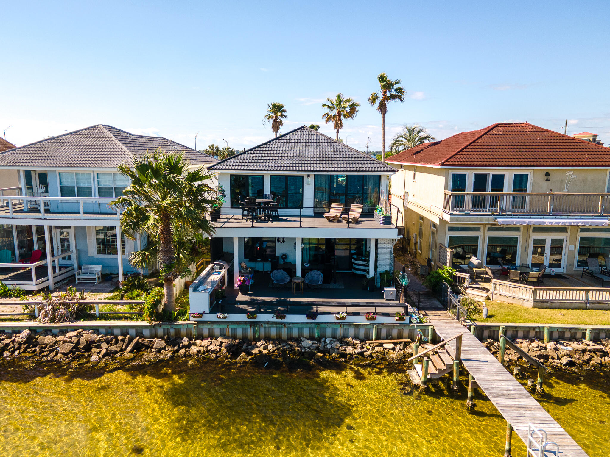 LIGHTHOUSE POINTE - Residential