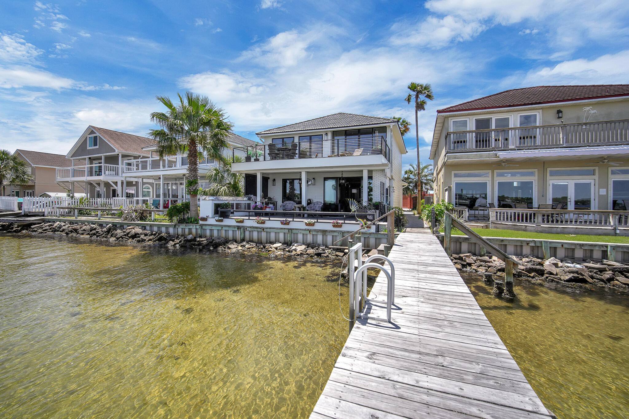 LIGHTHOUSE POINTE - Residential