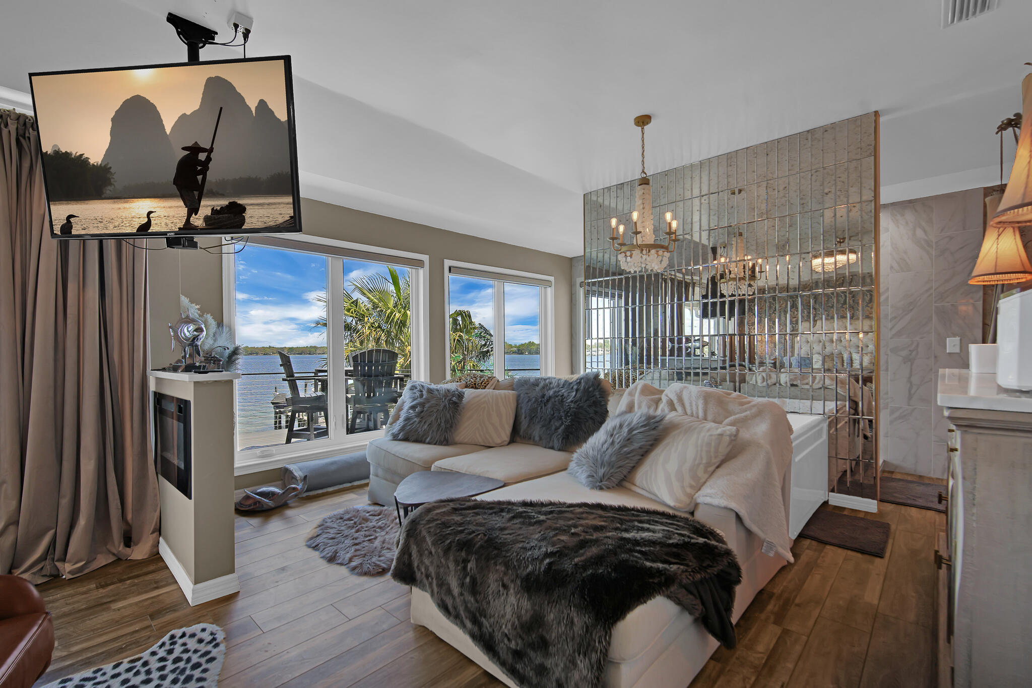 LIGHTHOUSE POINTE - Residential