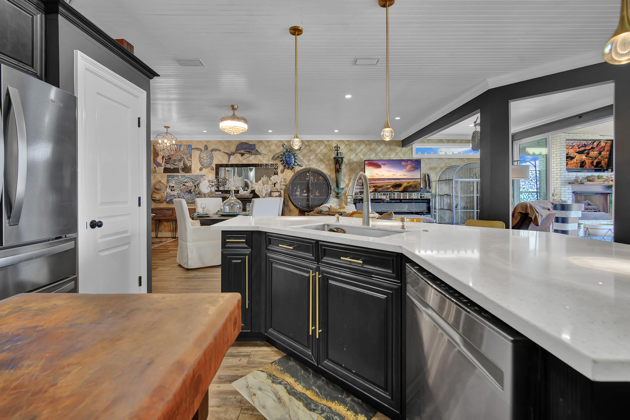 LIGHTHOUSE POINTE - Residential