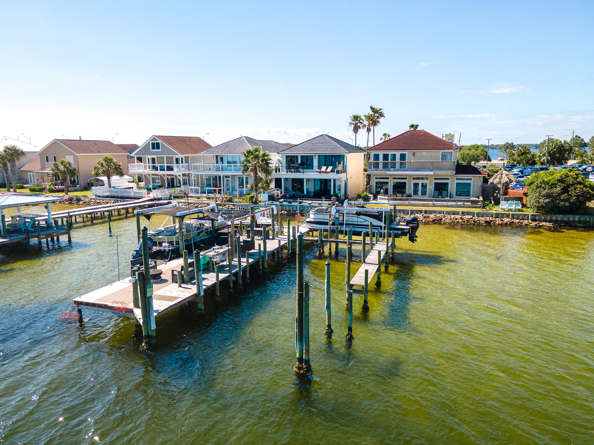 LIGHTHOUSE POINTE - Residential