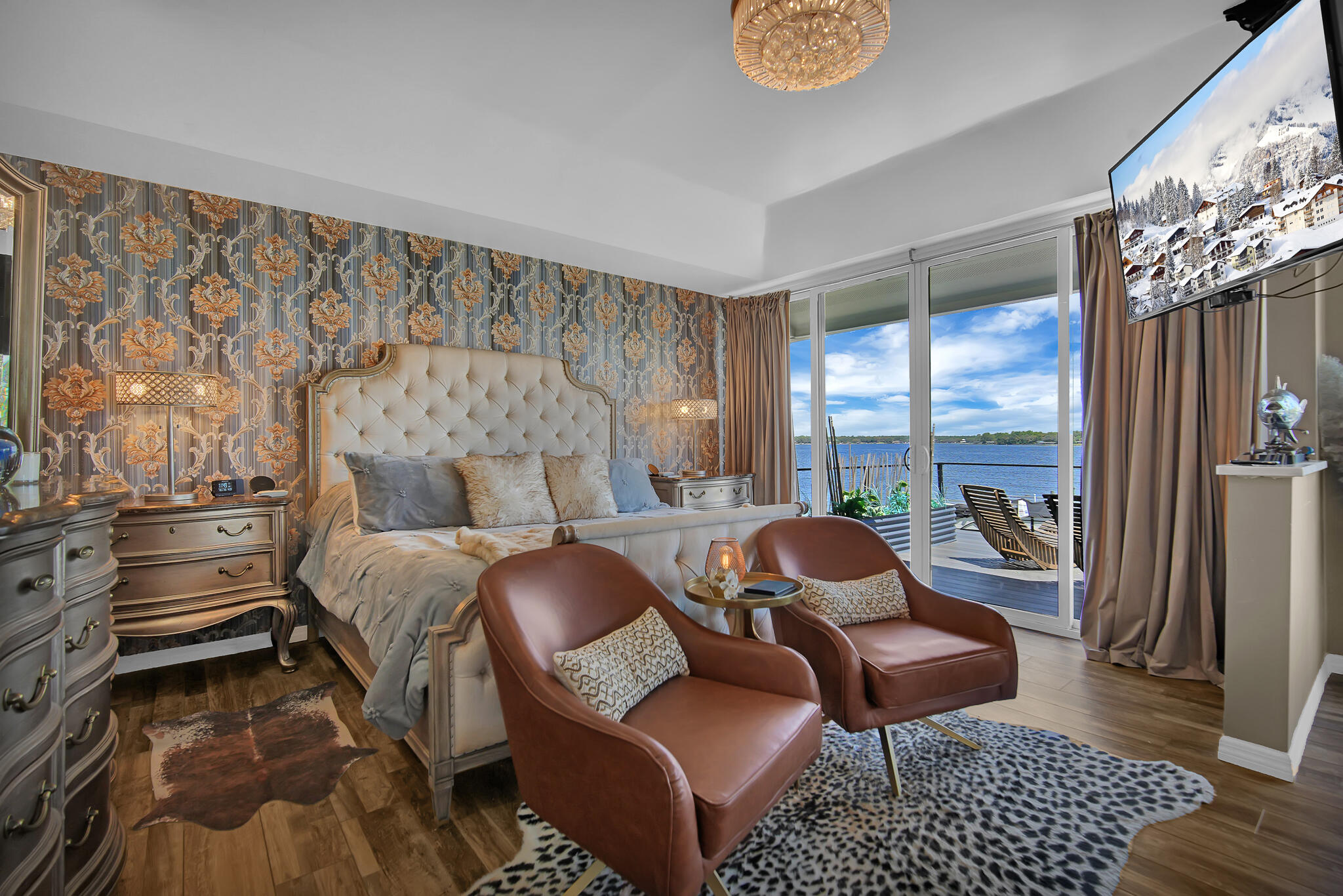 LIGHTHOUSE POINTE - Residential