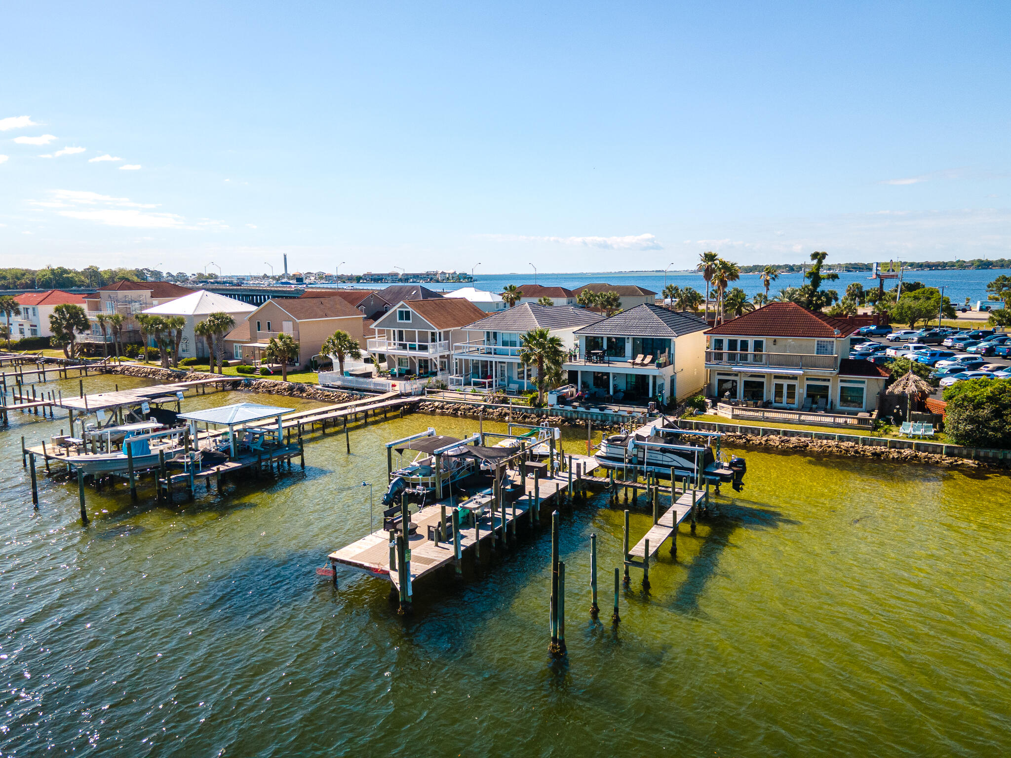 LIGHTHOUSE POINTE - Residential