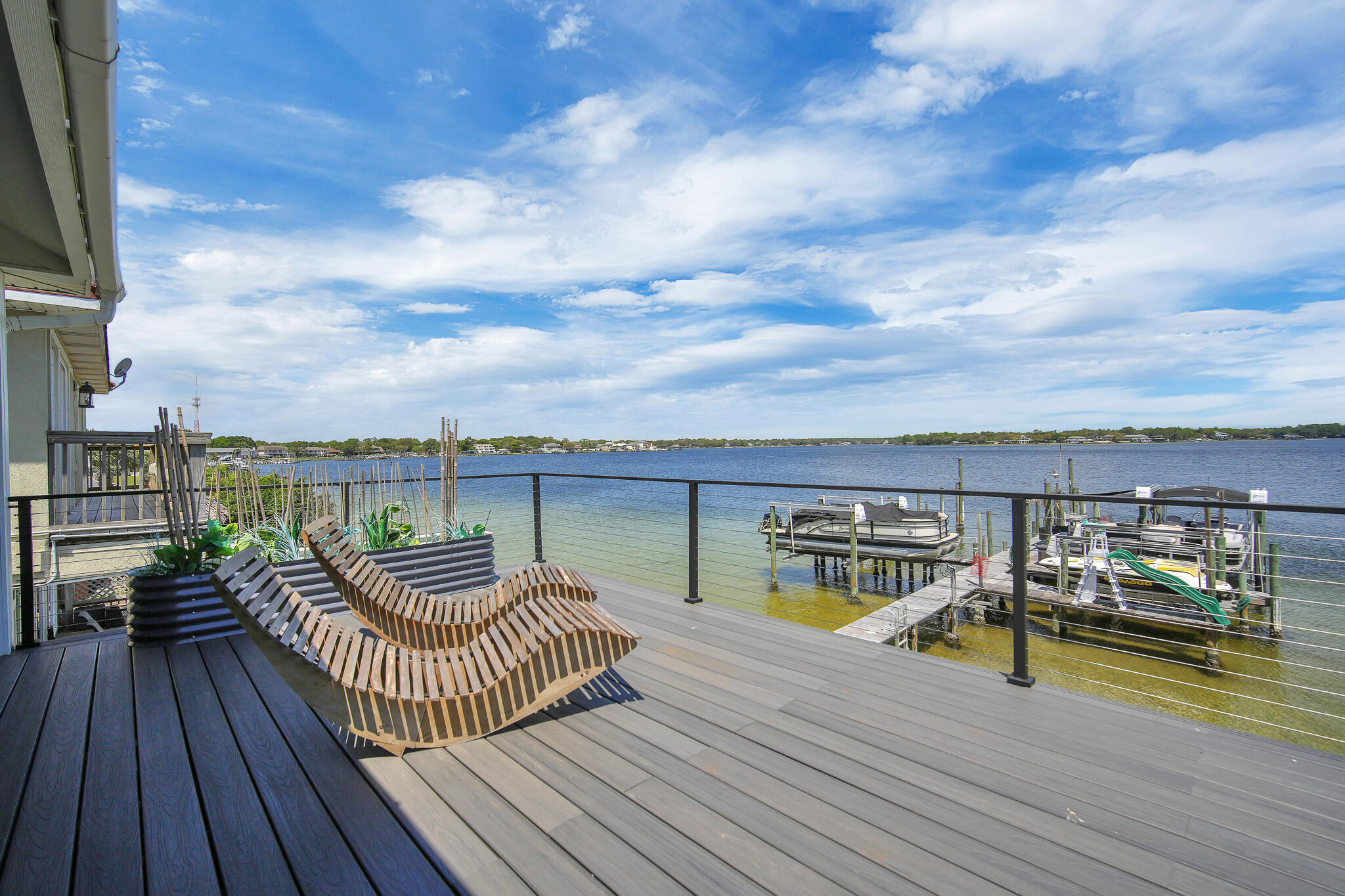 LIGHTHOUSE POINTE - Residential