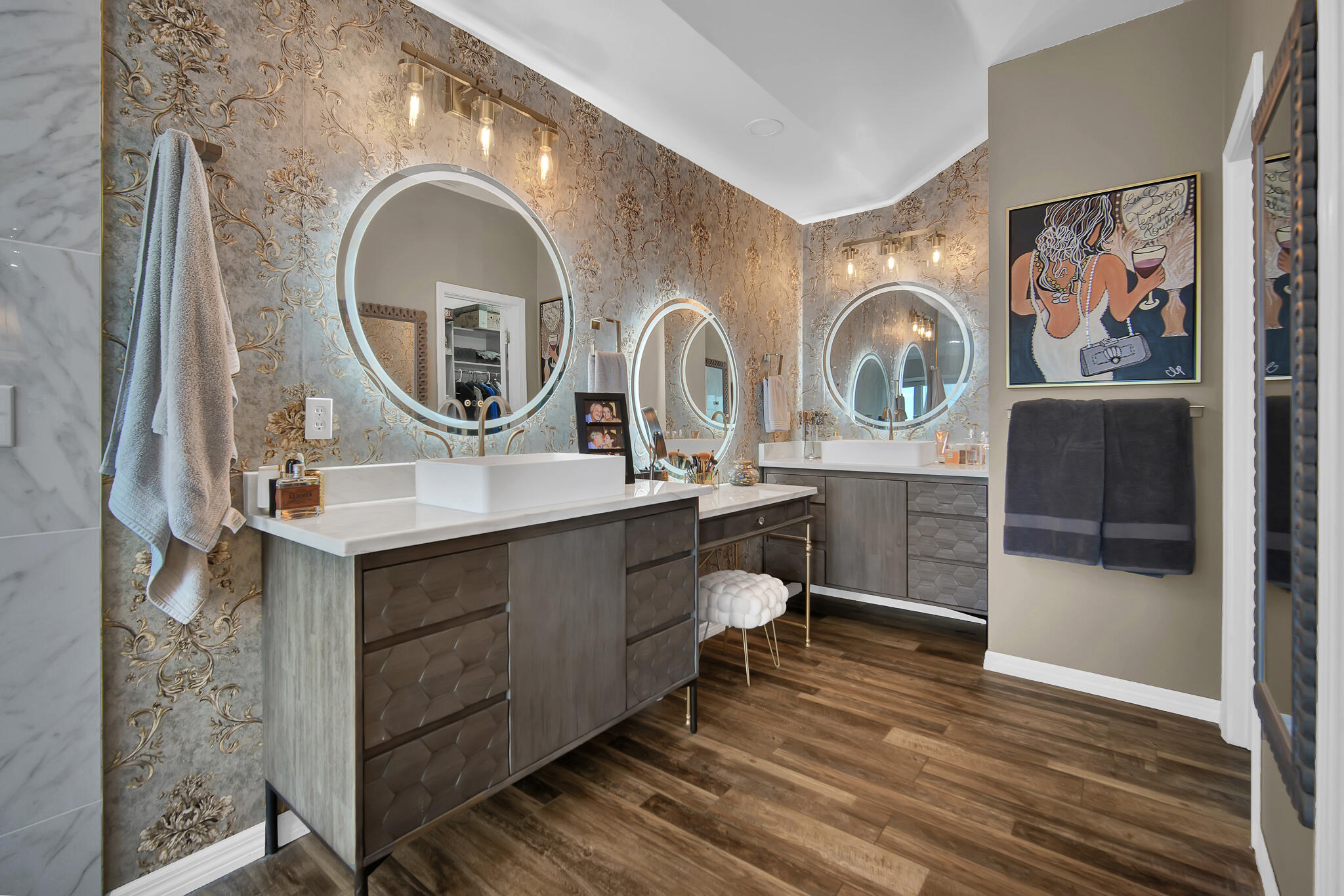 LIGHTHOUSE POINTE - Residential