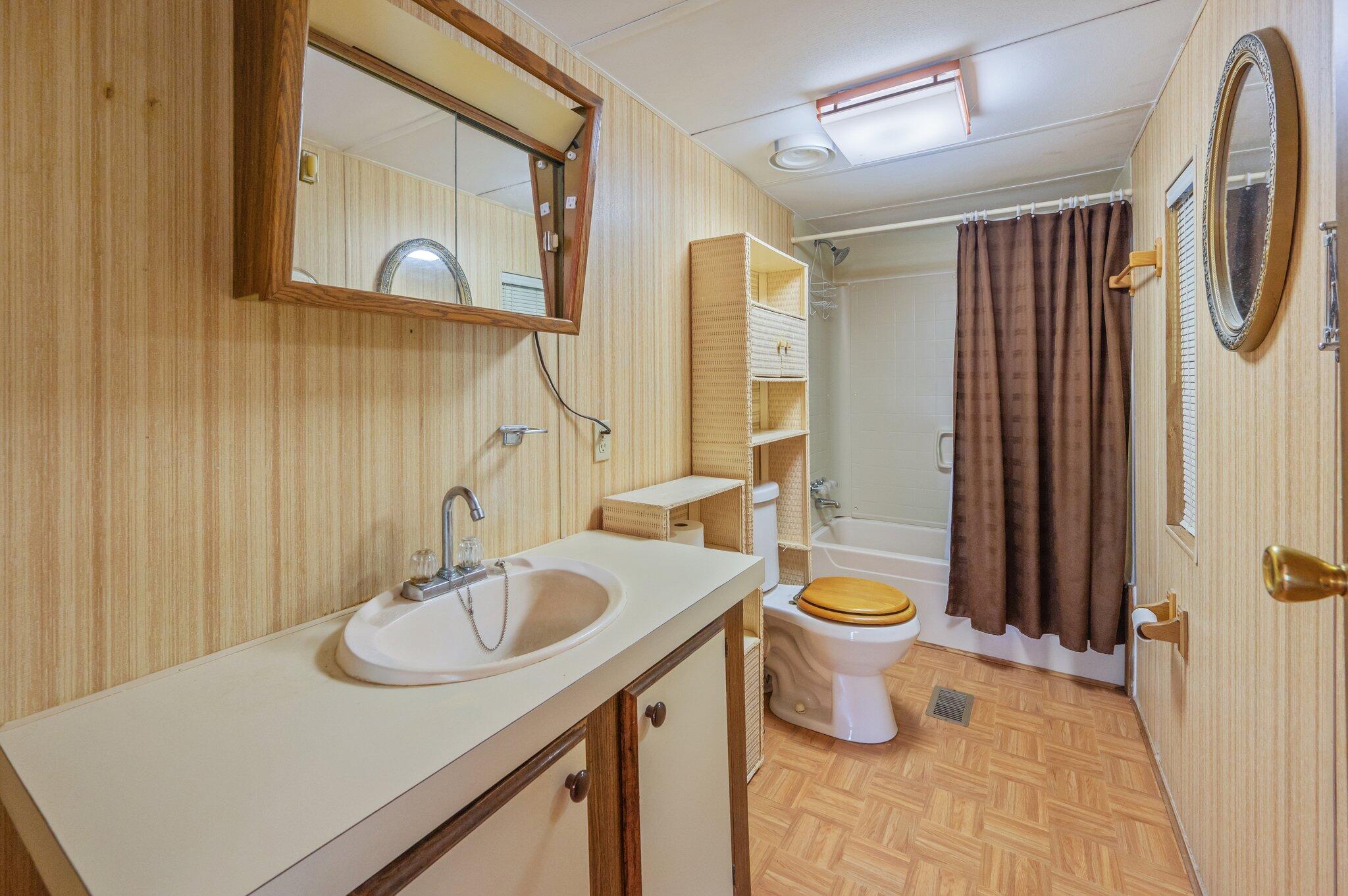 HOLLEY FAMILY PH 2 - Residential