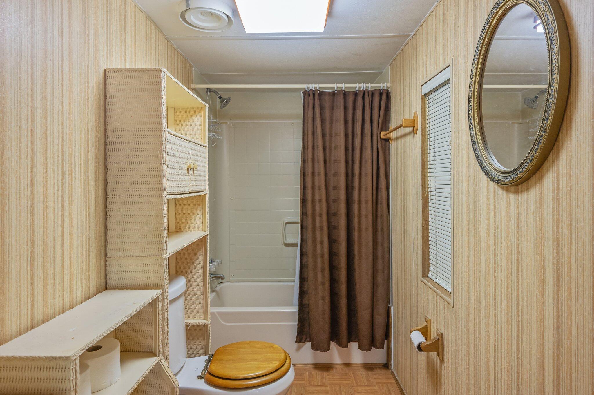 HOLLEY FAMILY PH 2 - Residential