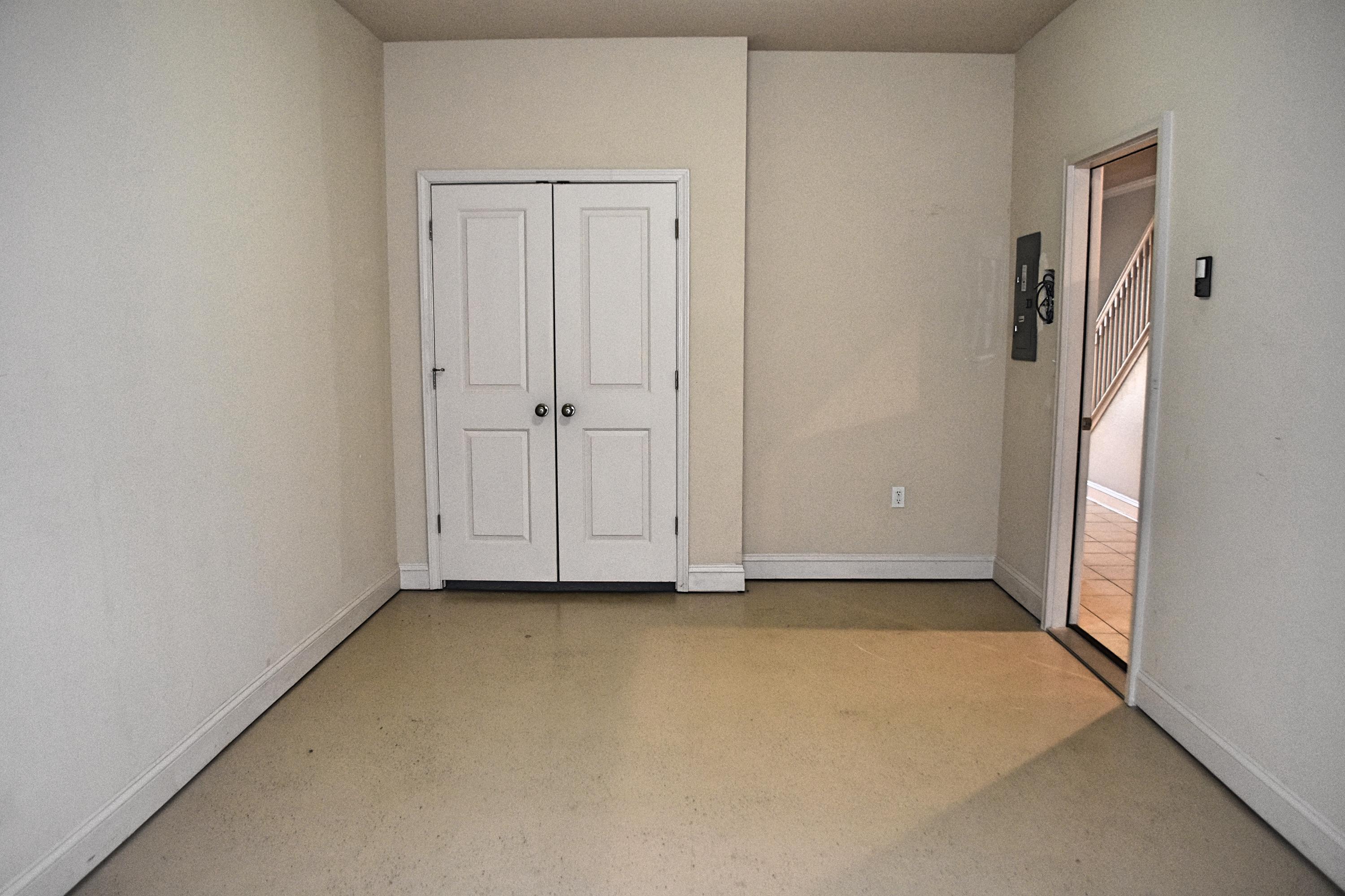 VERANDAS OF FREEPORT, THE - Residential Lease