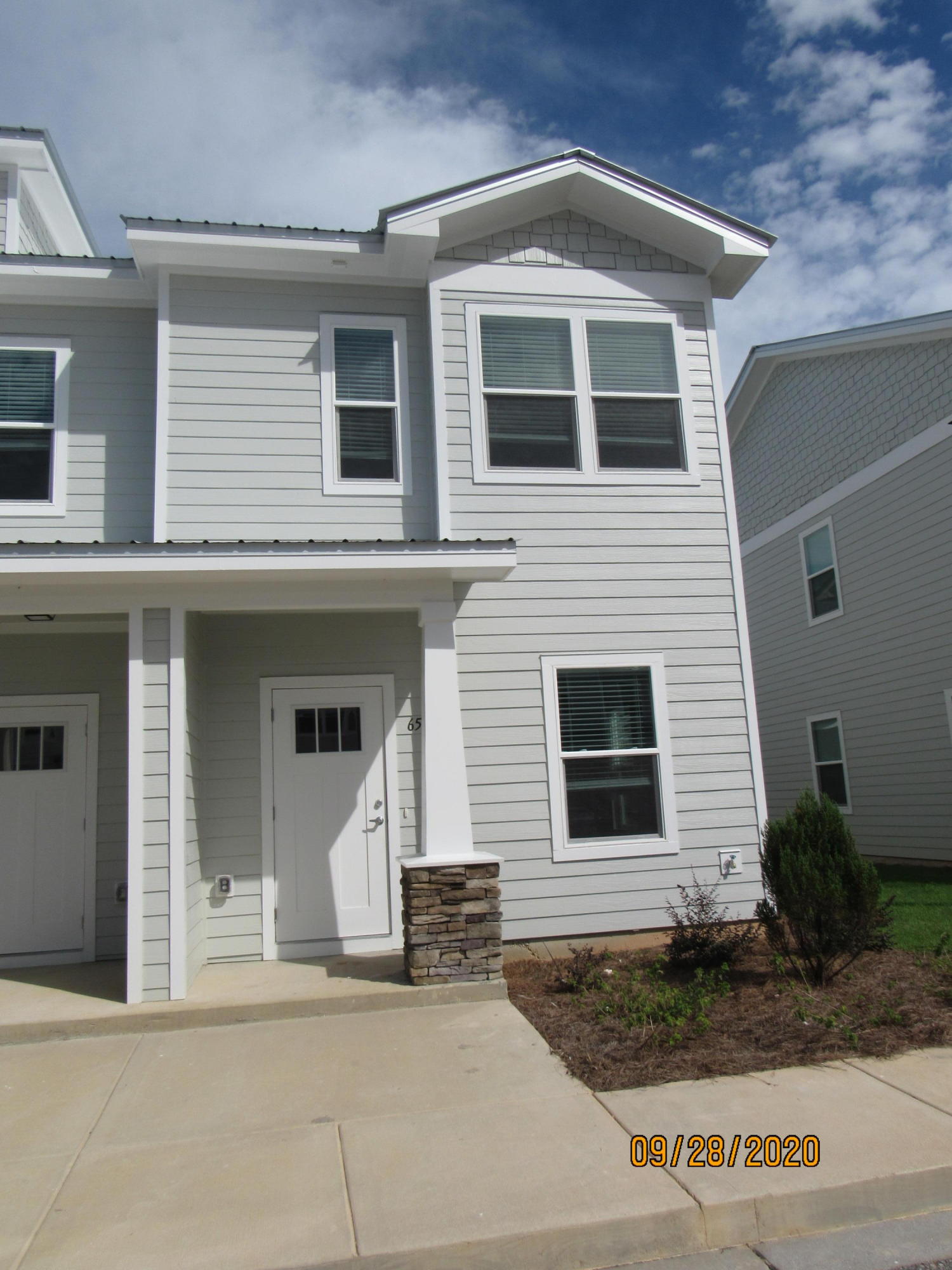 VERANDAS AT FREEPORT - Residential Lease