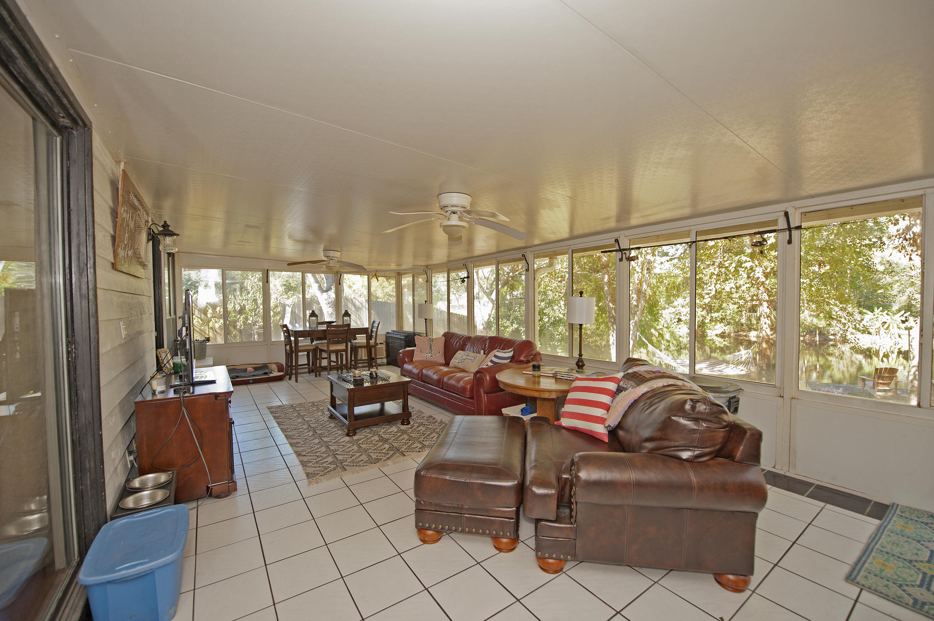 MARY ESTHER MANOR - Residential