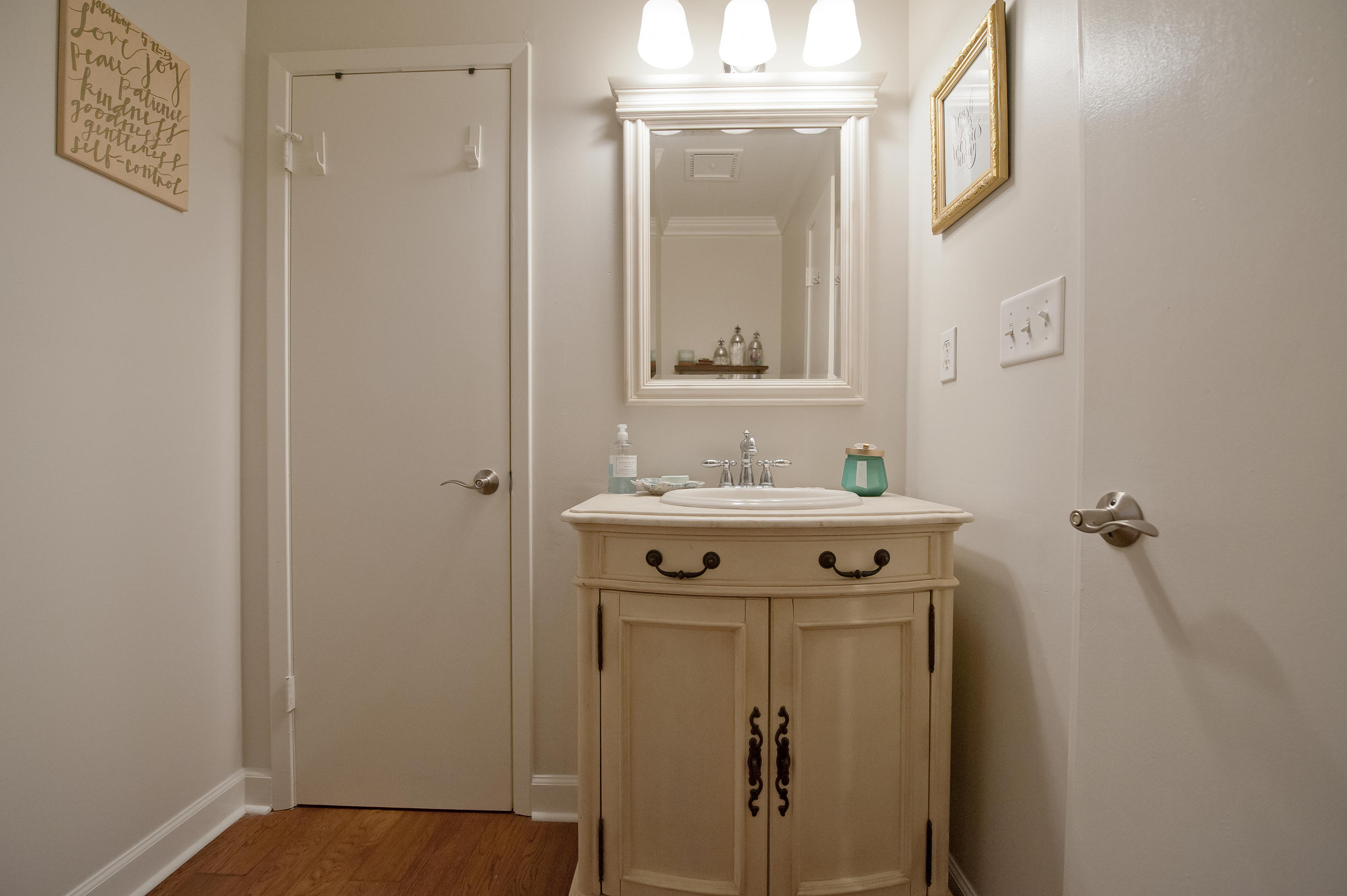 MARY ESTHER MANOR - Residential